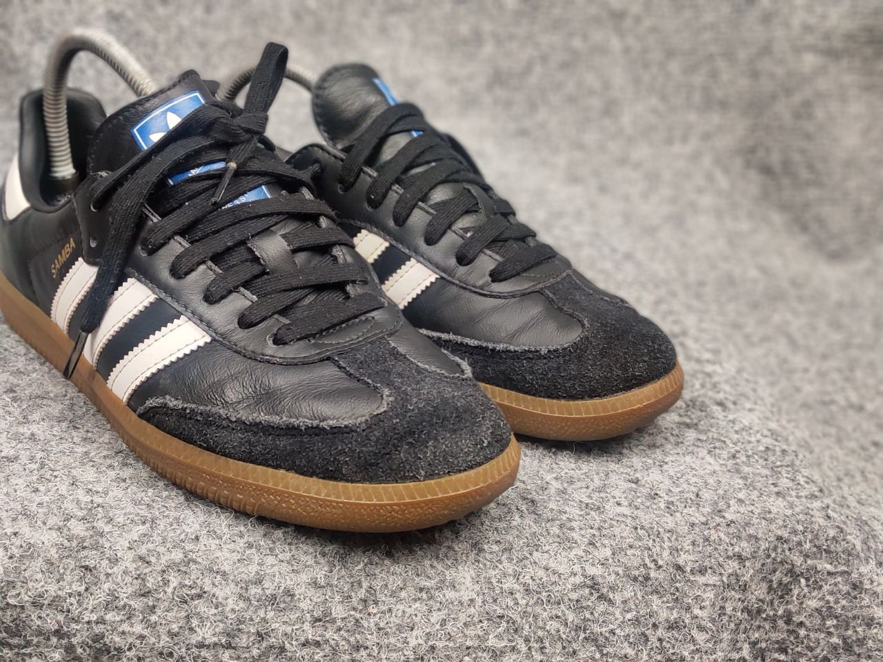 Adidas Vintage Adidas Samba Classic Logo Leather sneakers Shoes Y2K Size US 6 / EU 39 - 17 Thumbnail
