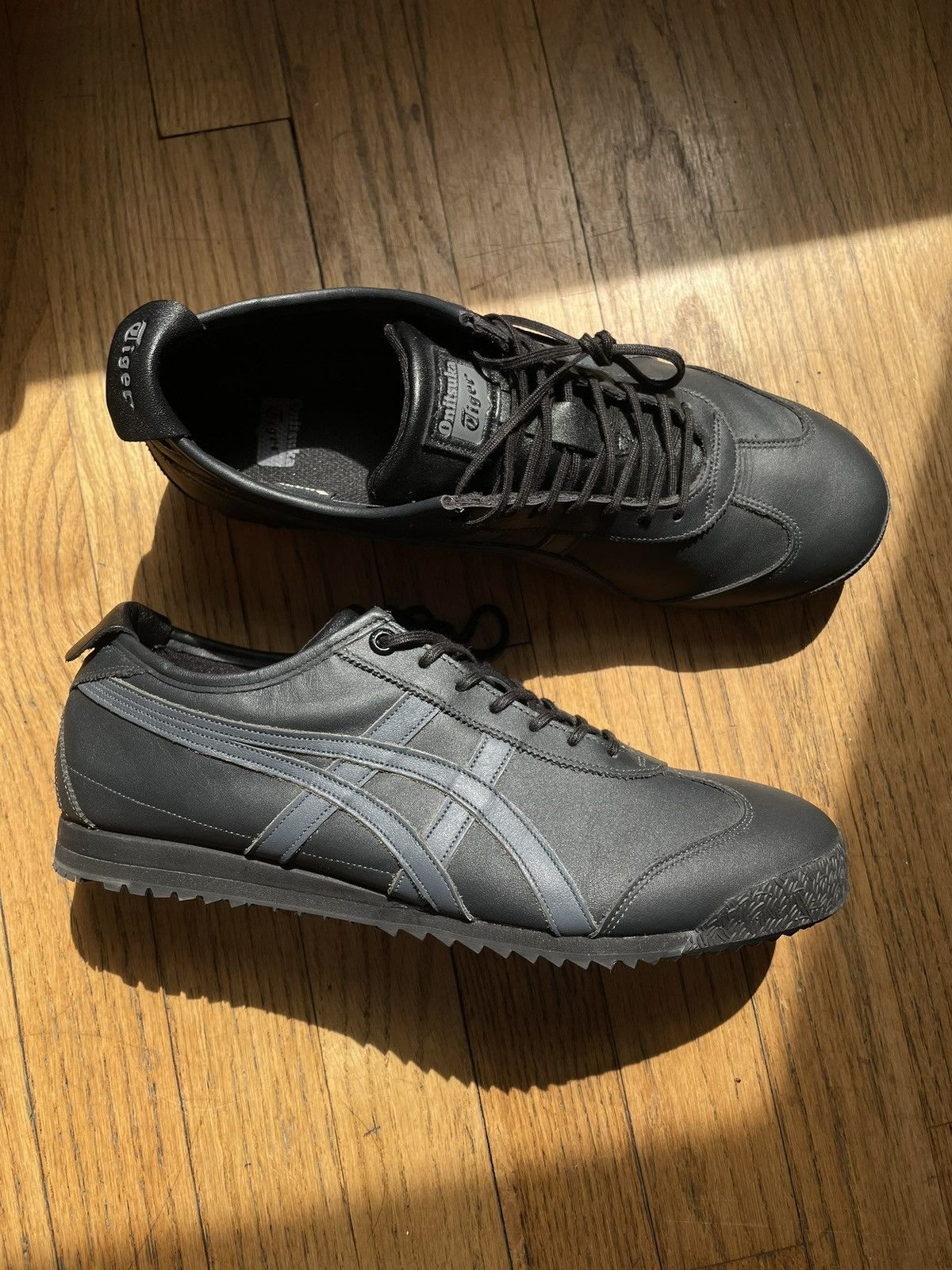 Onitsuka Tiger Onitsuka Tiger Mexico 66 SD Goretex GRAPHITE / CARRIER GREY Size US 9 / EU 42 - 8 Thumbnail