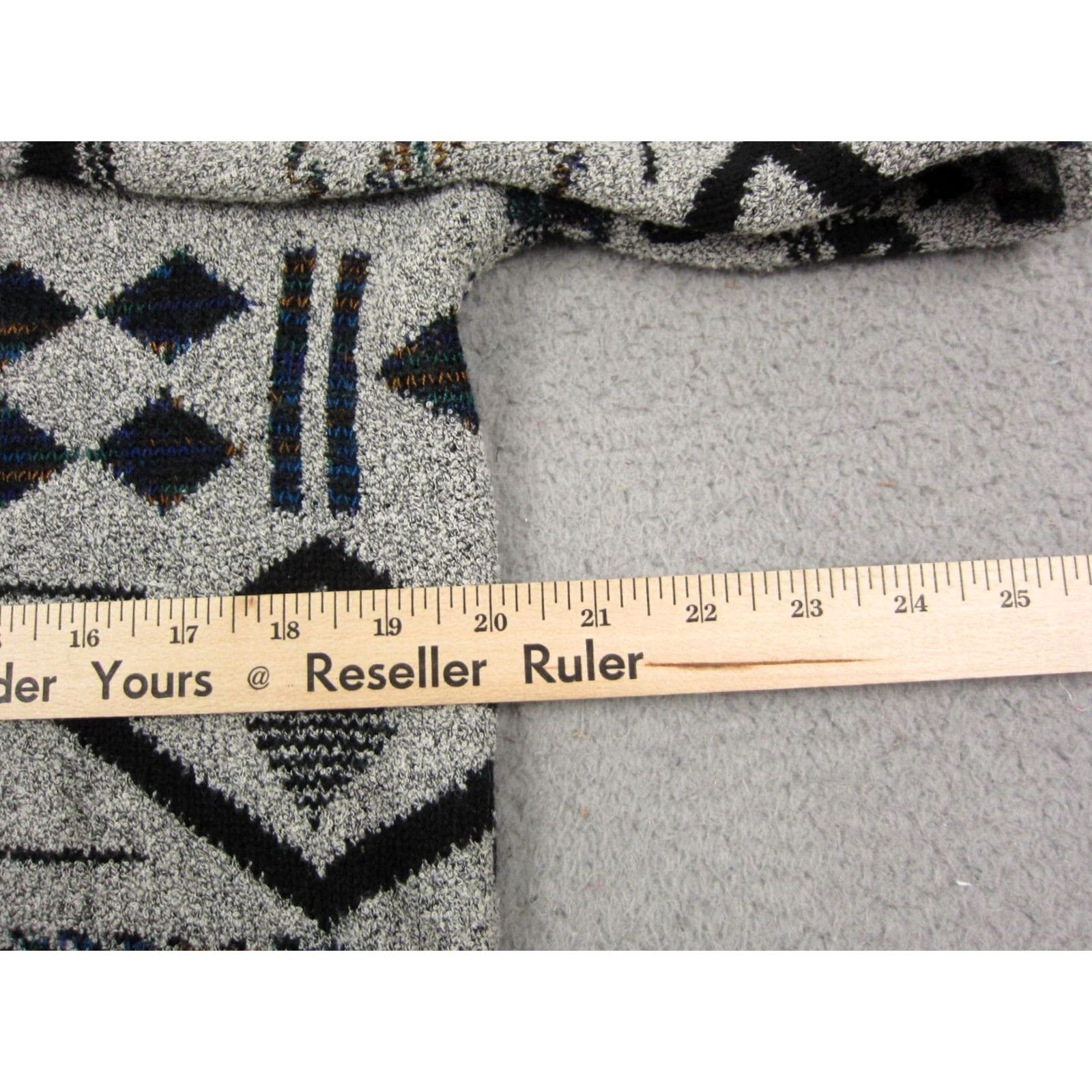 Vintage Vintage J.T Beckett Sweater Mens Adult Medium Gray 90s Pullover Crew Neck Knit Geometric Abstract Diamond Lightweight All Seasons Regular Fit Clothing Size US M / EU 48-50 / 2 - 6 Thumbnail