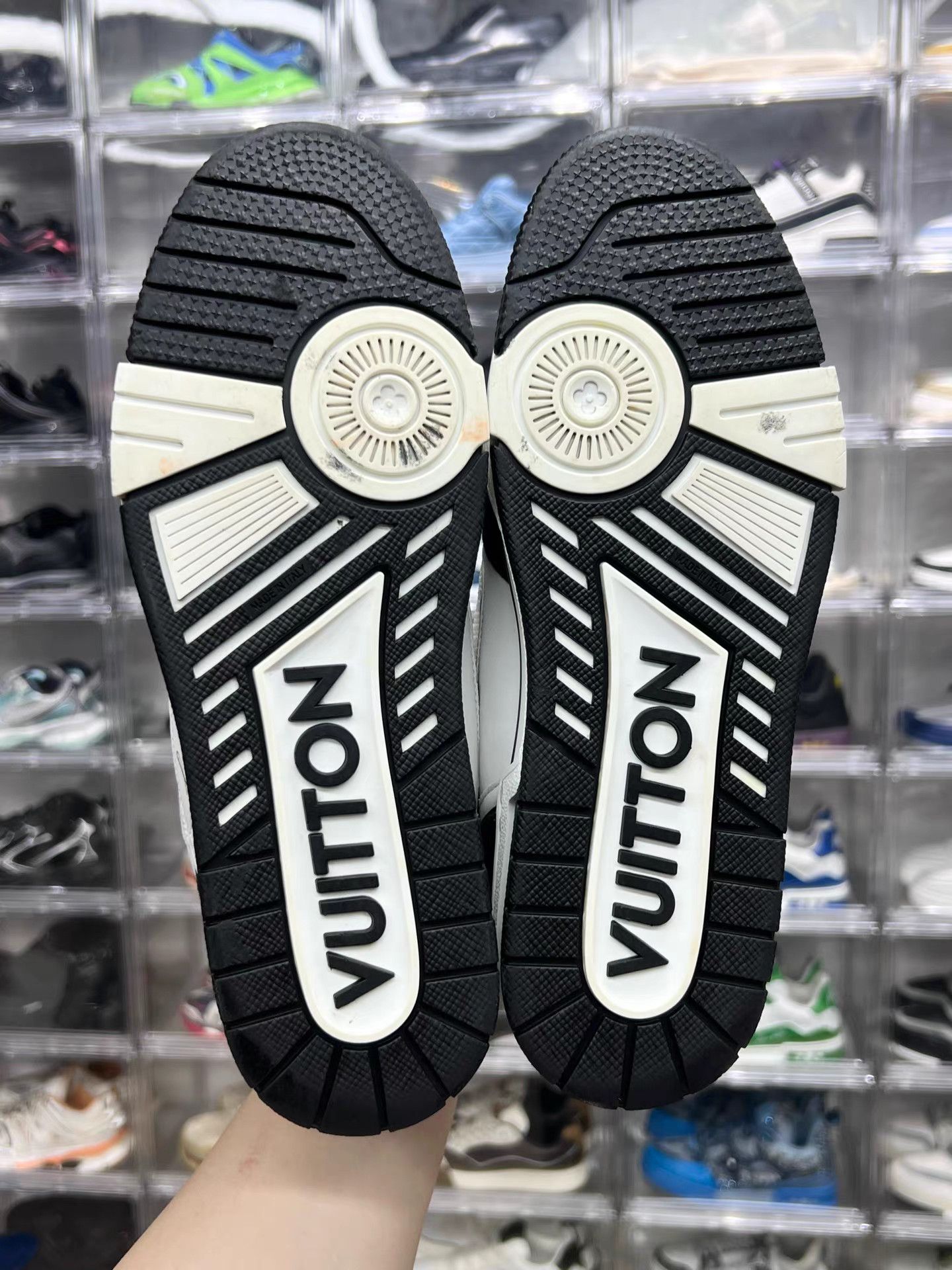 Louis Vuitton Louis Vuitton Trainer Black & White Velcro Sneakers K15 Size US 9.5 / EU 42-43 - 8 Thumbnail