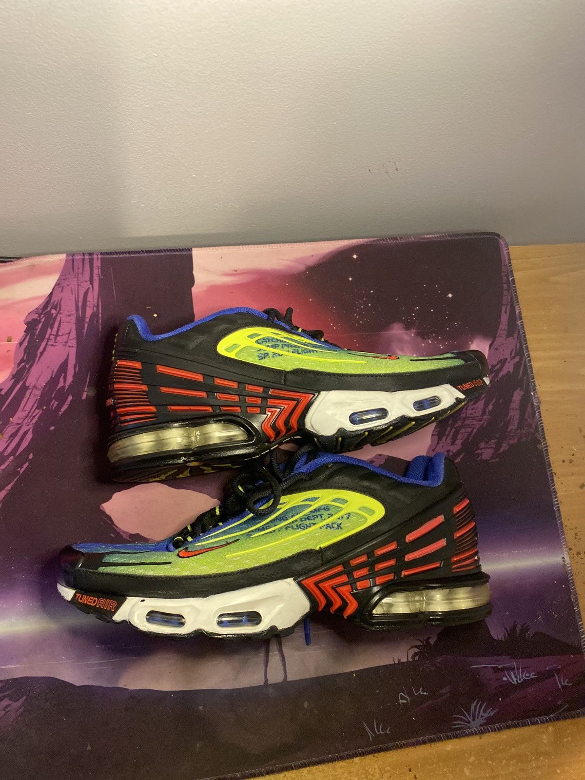 Other Nike air max plus 3 catching fire Size US 9 / EU 42 - 2 Thumbnail