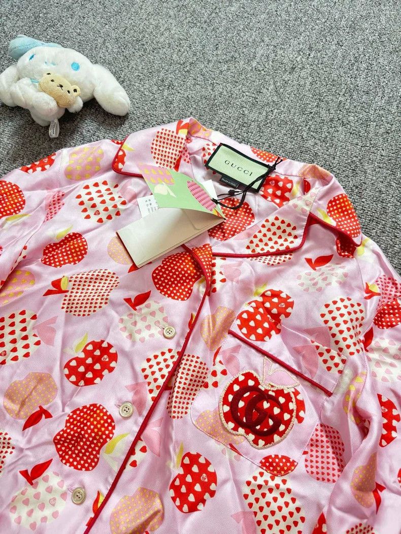 Gucci GucciPink apple full logo silk pajama shirt 2503-Nextarrow Size XS / US 0-2 / IT 36-38 - 3 Thumbnail