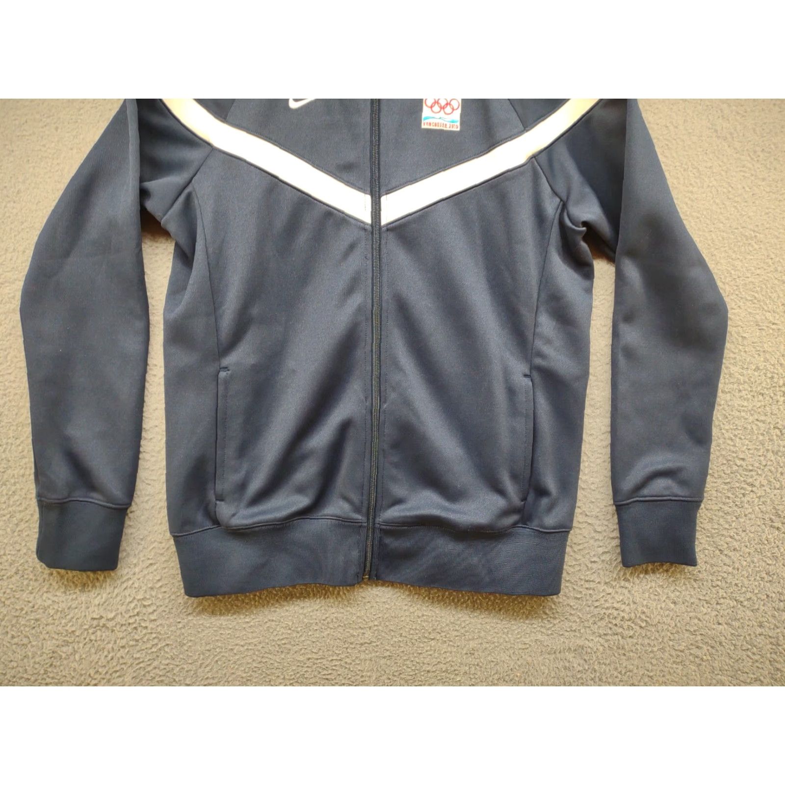 Nike Nike Team USA Vancouver 2010 Olympics Women's Jacket XL Blue windbreaker Team USA Vancouver 2010 Women’s Jacket XL blue Nike Womens Jacket Size XL / US 12-14 / IT 48-50 - 3 Thumbnail