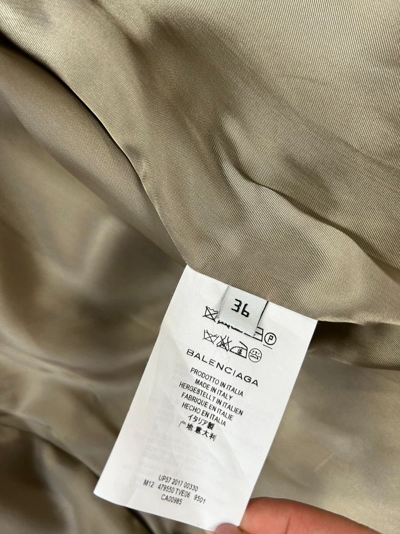 Balenciaga Balenciaga size 36 Beige pointed collar slim windbreaker c Size S / US 4 / IT 40 - 9 Thumbnail