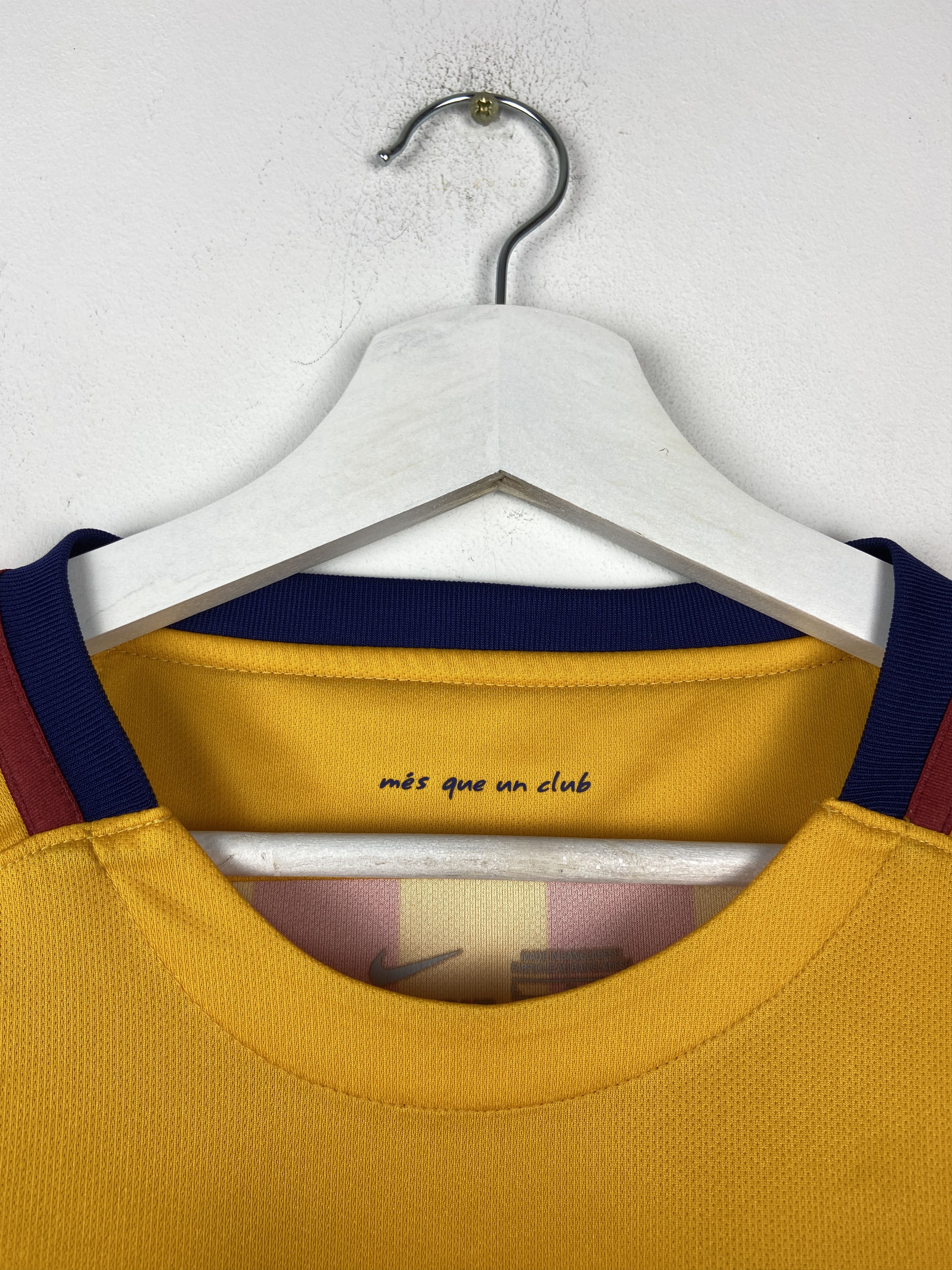 Nike Barcelona 2015 Away Soccer Jersey Football Shirt Size US L / EU 52-54 / 3 - 8 Thumbnail