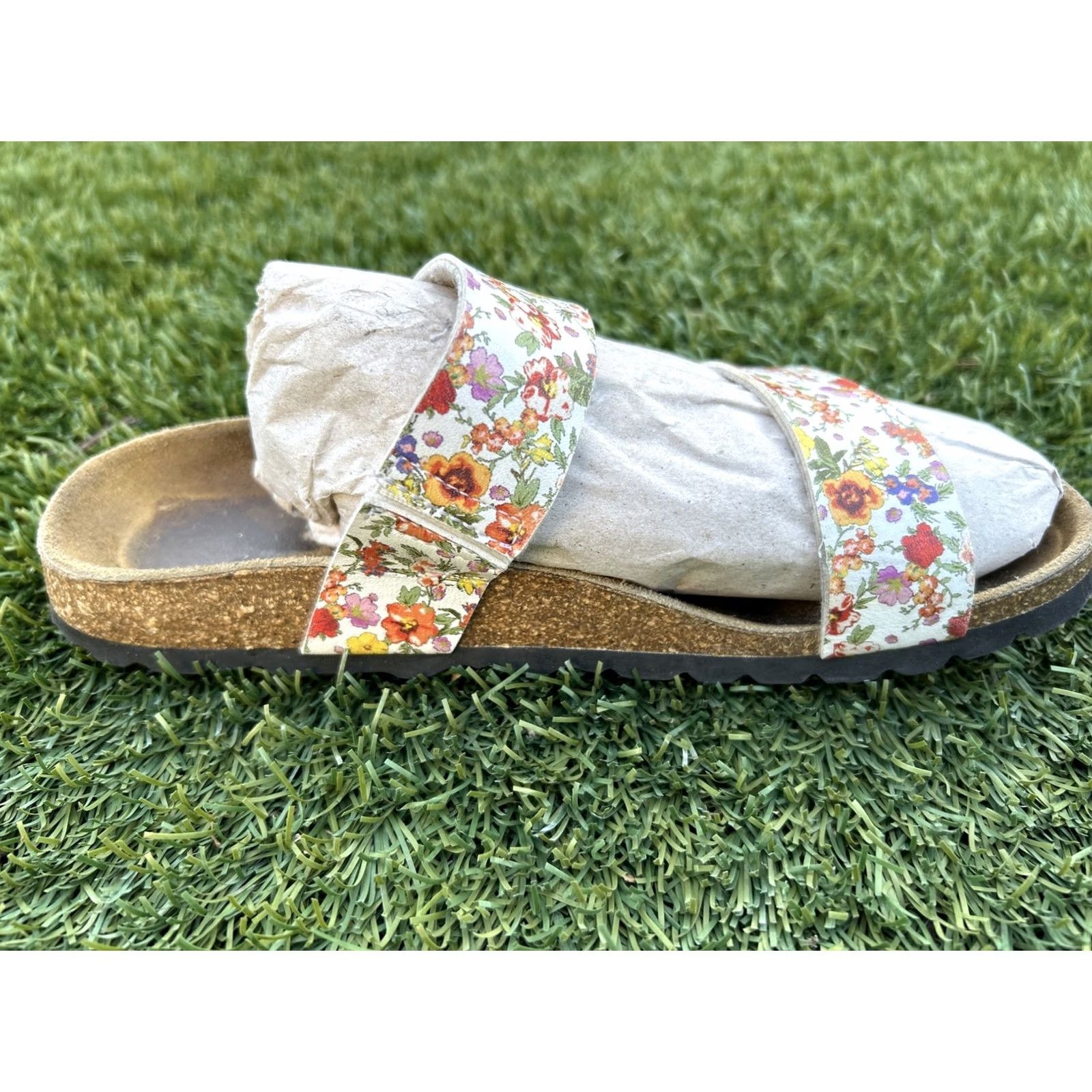 Birkenstock Betula Birkenstock White Floral Quito Sandals EU 36 L5 Strap Slides Spring Women Size US 5 / IT 35 - 3 Thumbnail