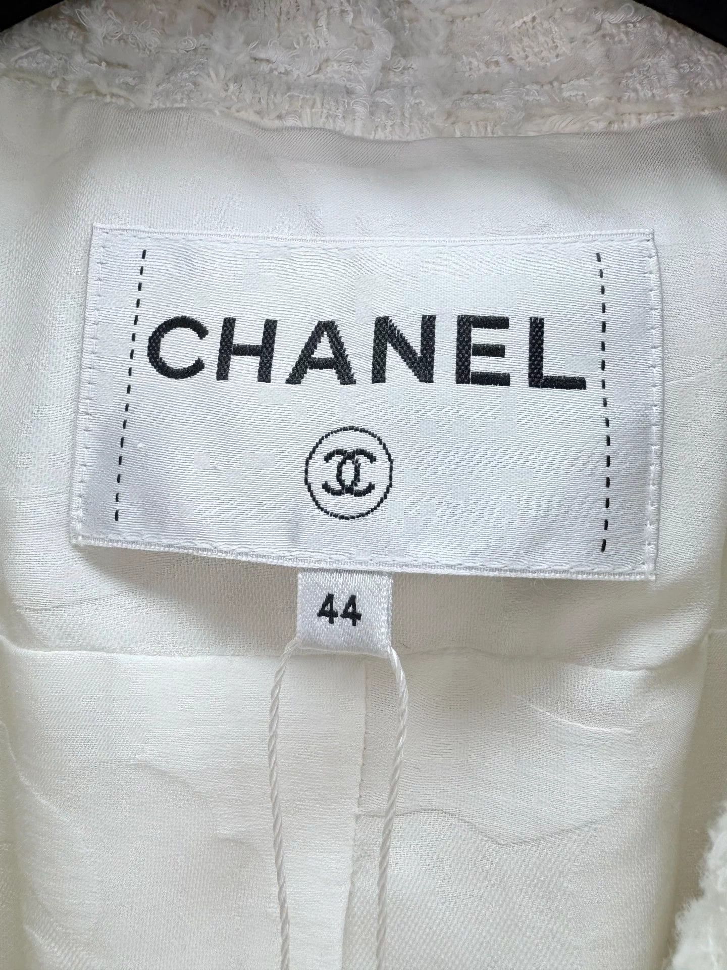 Chanel Chanel White Woven Jacket Size 44 Wang Yibo Size L / US 10 / IT 46 - 2 Thumbnail