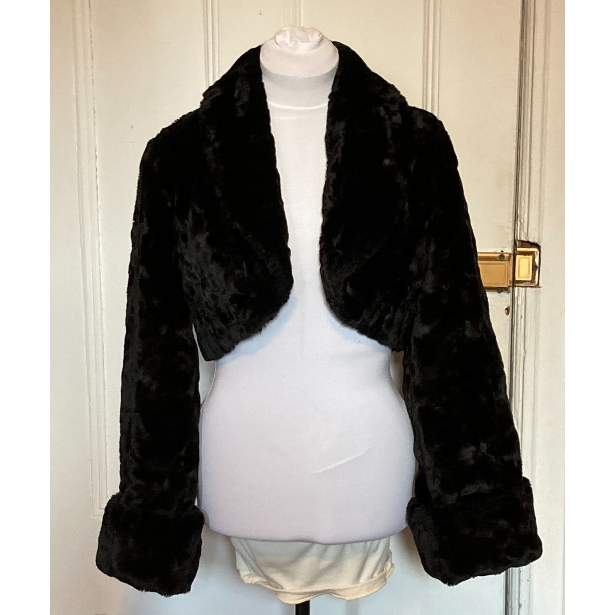 Vintage William B Jet Black Faux Fur Shrug With Dramatic Big Cuffs, Size M / US 6-8 / IT 42-44 - 1 Thumbnail