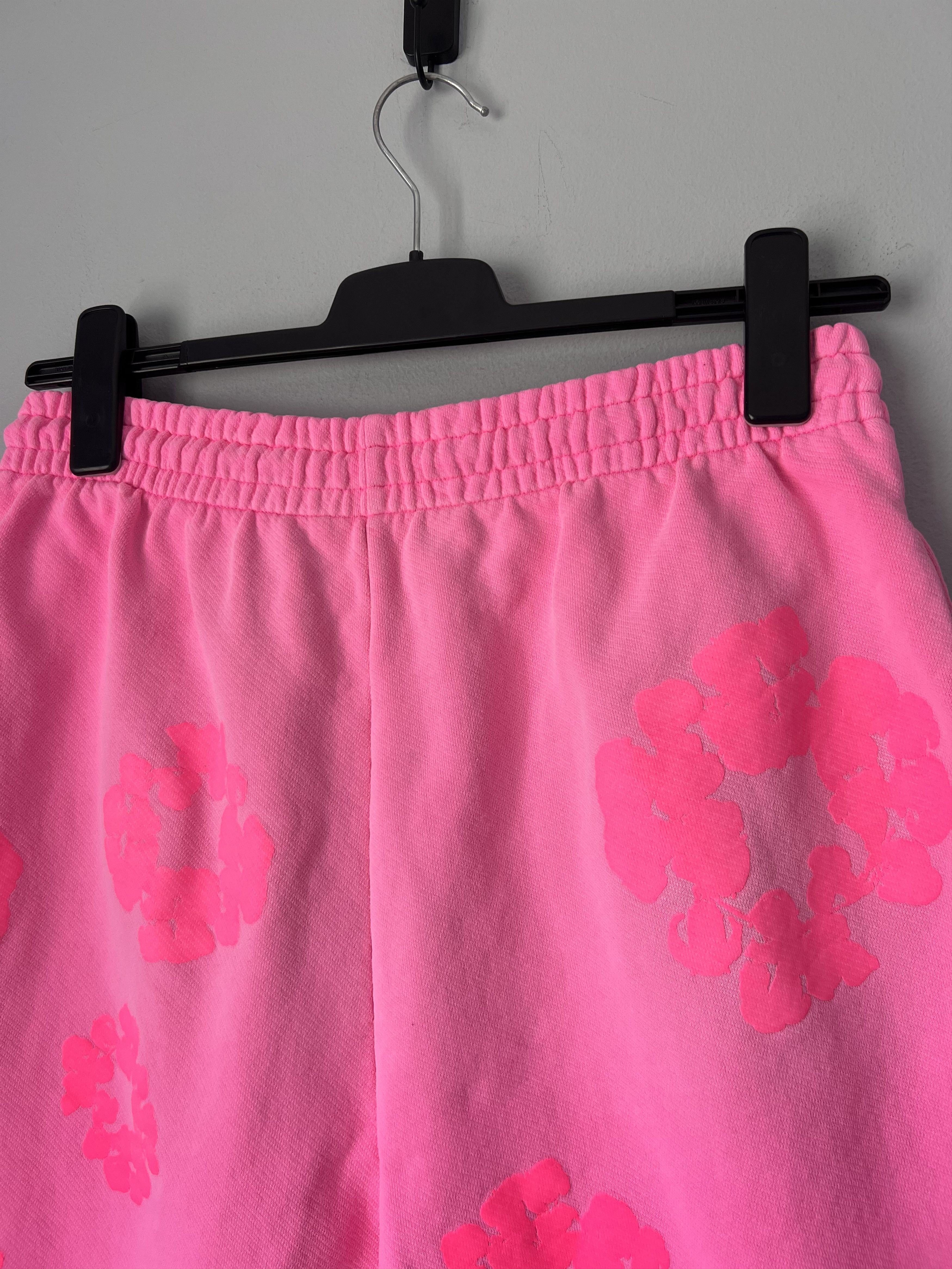 DENIM TEARS Denim Tears Mono Wreath Sweat Shorts in Pink Size US 32 / EU 48 - 5 Thumbnail