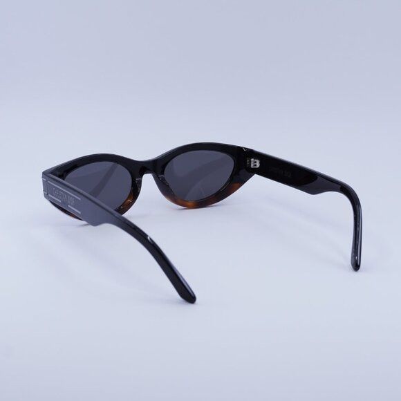 Dior 🕶️ New Dior DIORSIGNATURE B5I 18A0 Sunglasses - Black Frame Size ONE SIZE - 9 Thumbnail