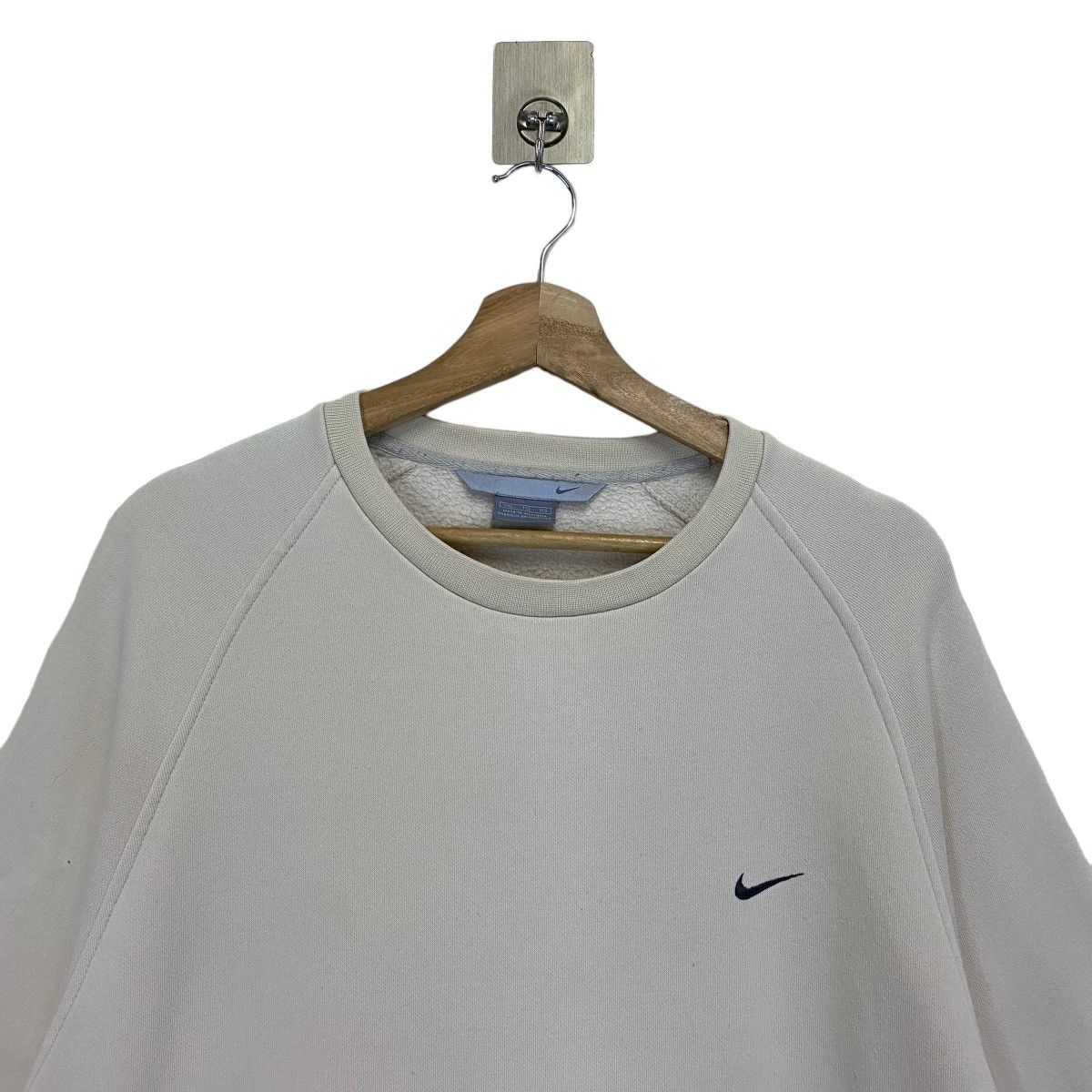 Nike Vintage Nike Small Swoosh Embroidered Crewneck Sweatshirt Size US XXL / EU 58 / 5 - 4 Thumbnail