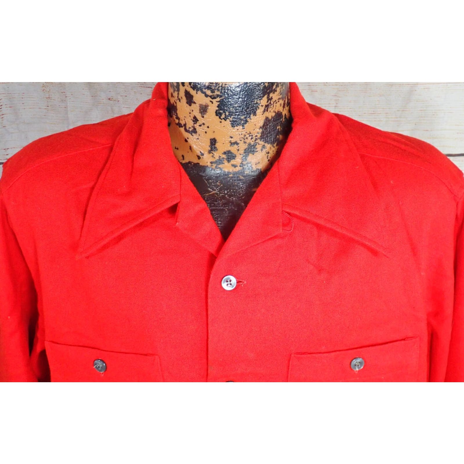 Pendleton Pendleton Vintage Loop Collar Shirt Men's Large Solid Red 100% Virgin Wool USA Classic Mad Man Fashion Size US L / EU 52-54 / 3 - 2 Thumbnail