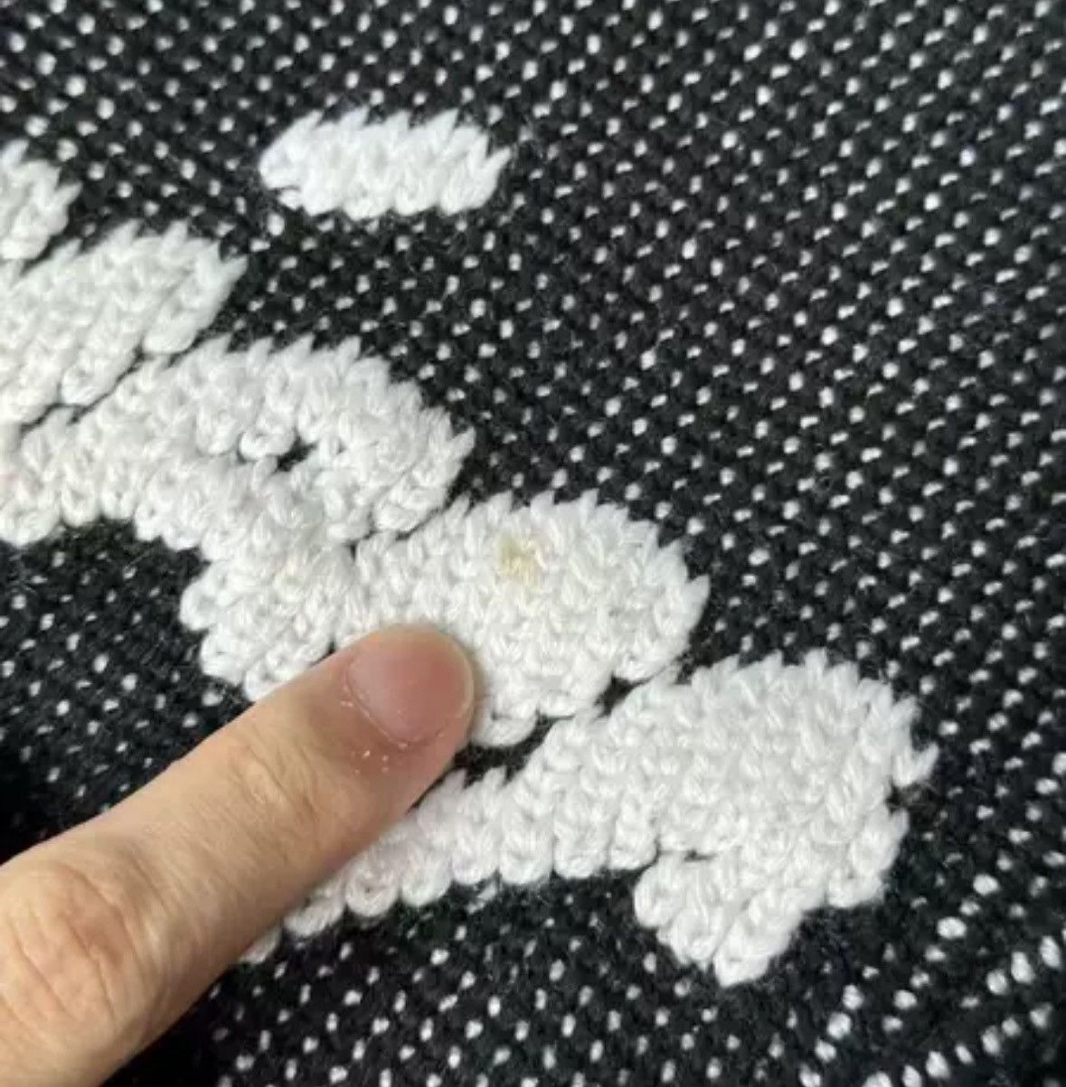 Balenciaga Balenciaga Straw Bullet Curtain Sweater2412-Nextarrow Size US XS / EU 42 / 0 - 3 Thumbnail