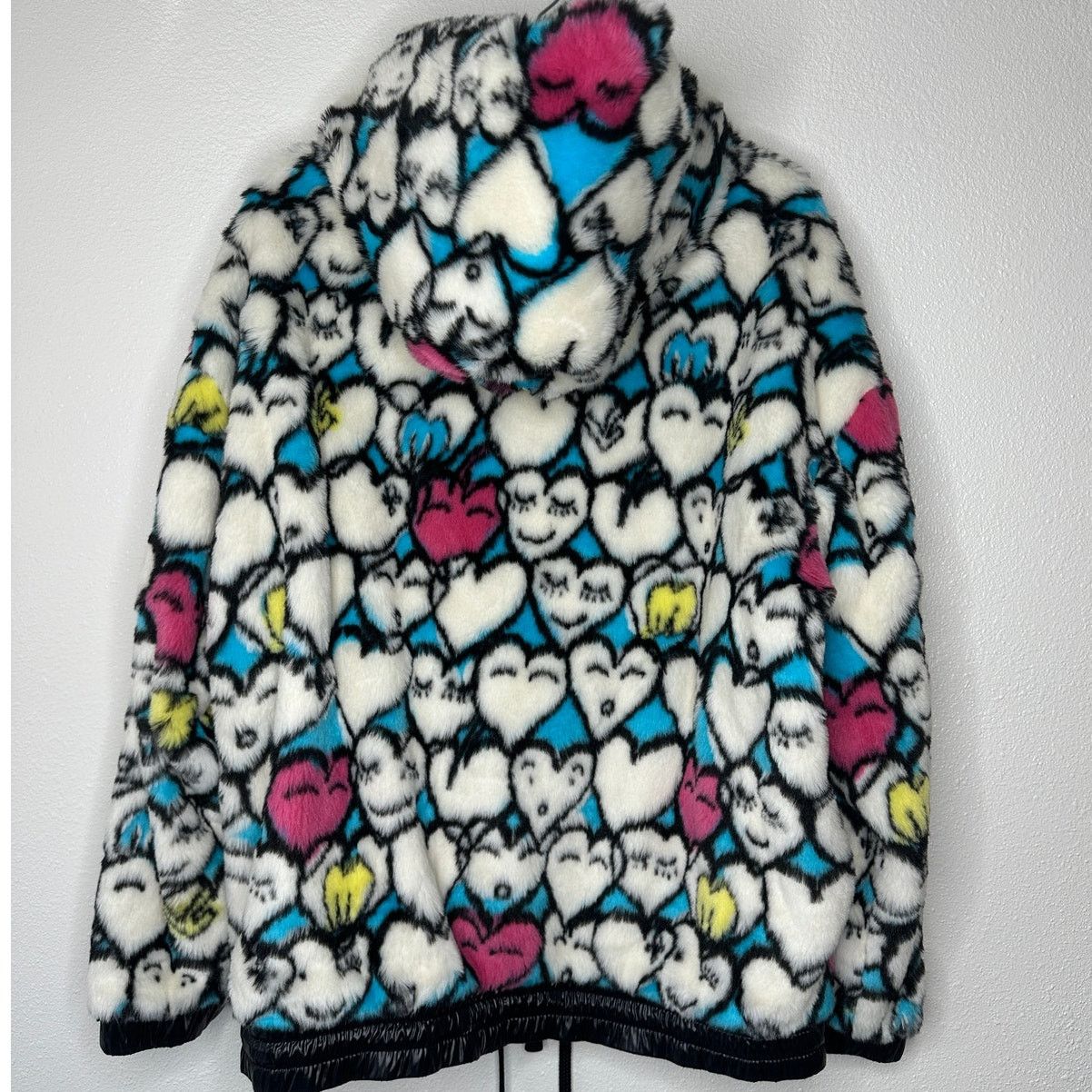 Moncler Grenoble Moncler Grenoble Heart Print Faux Fur Hoodie Jacket Large Size L / US 10 / IT 46 - 12 Thumbnail