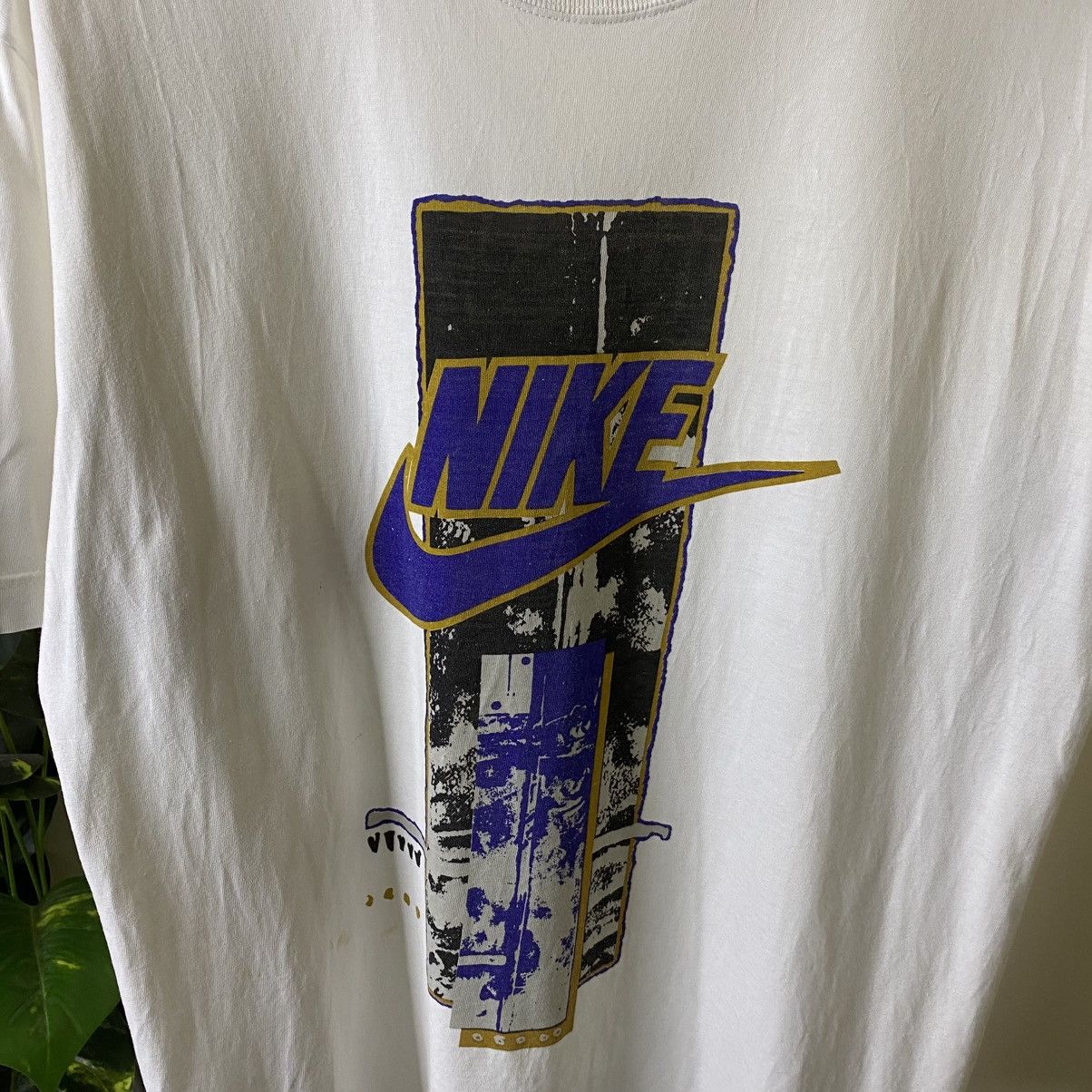 Nike Vintage 1990s Nike Art T Shirt Size US XL / EU 56 / 4 - 2 Thumbnail