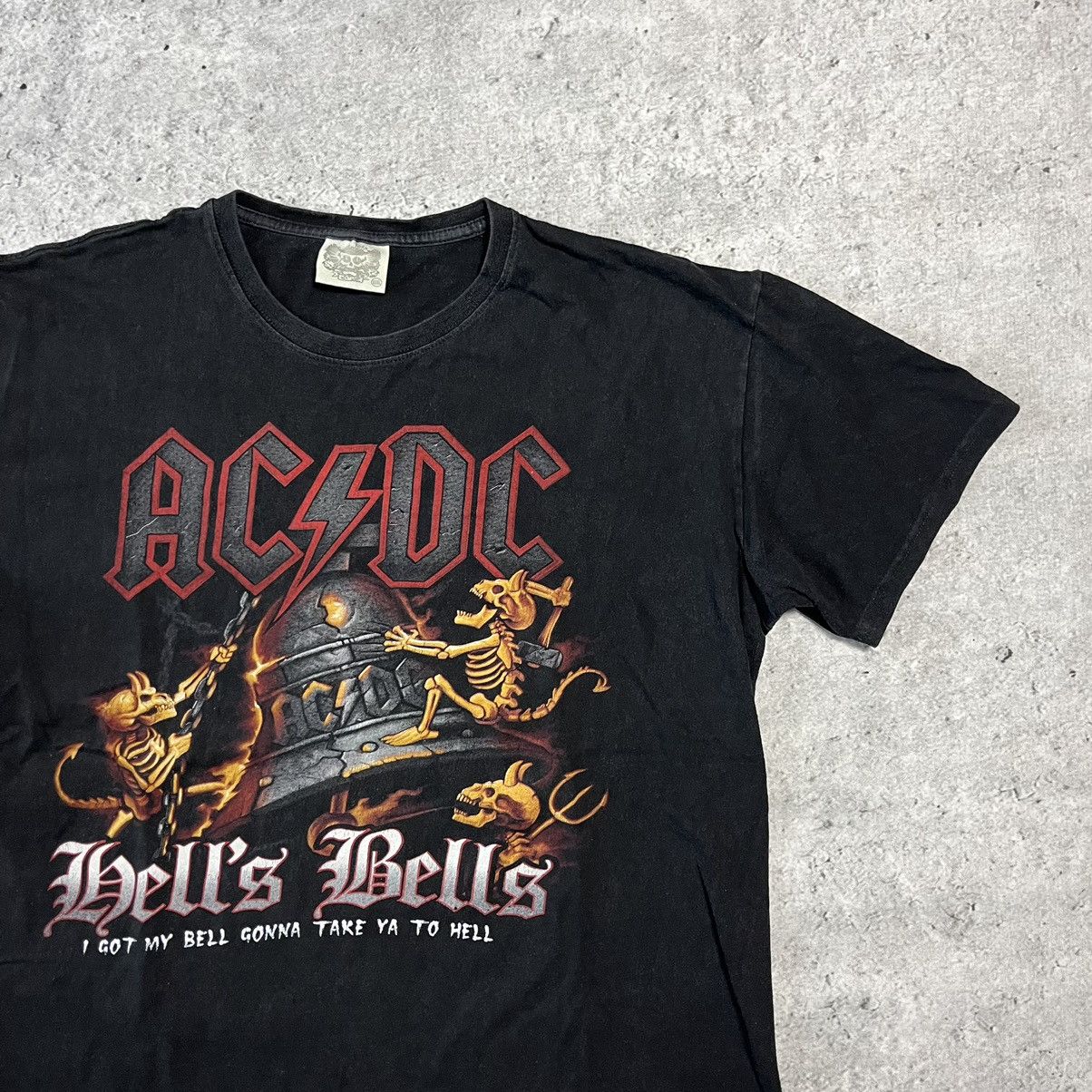 AC/DC × Band Tees AC/DC hells bells merch tee XL vintage boxy rock band Size US XL / EU 56 / 4 - 3 Thumbnail