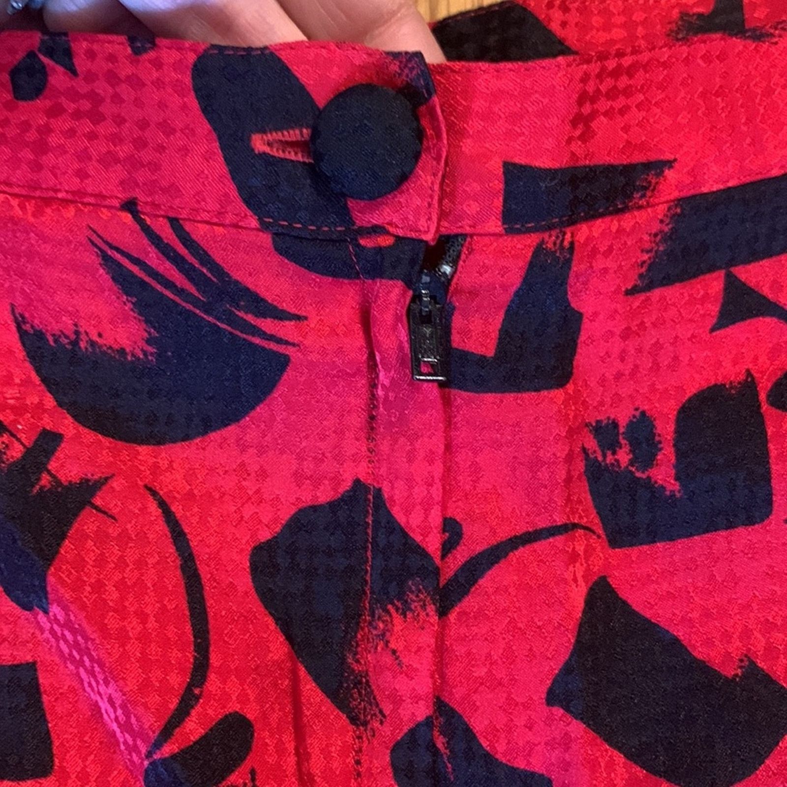Vintage 80’s Disegni abstract print red and black silk skirt Size 26" / US 2 / IT 38 - 5 Thumbnail