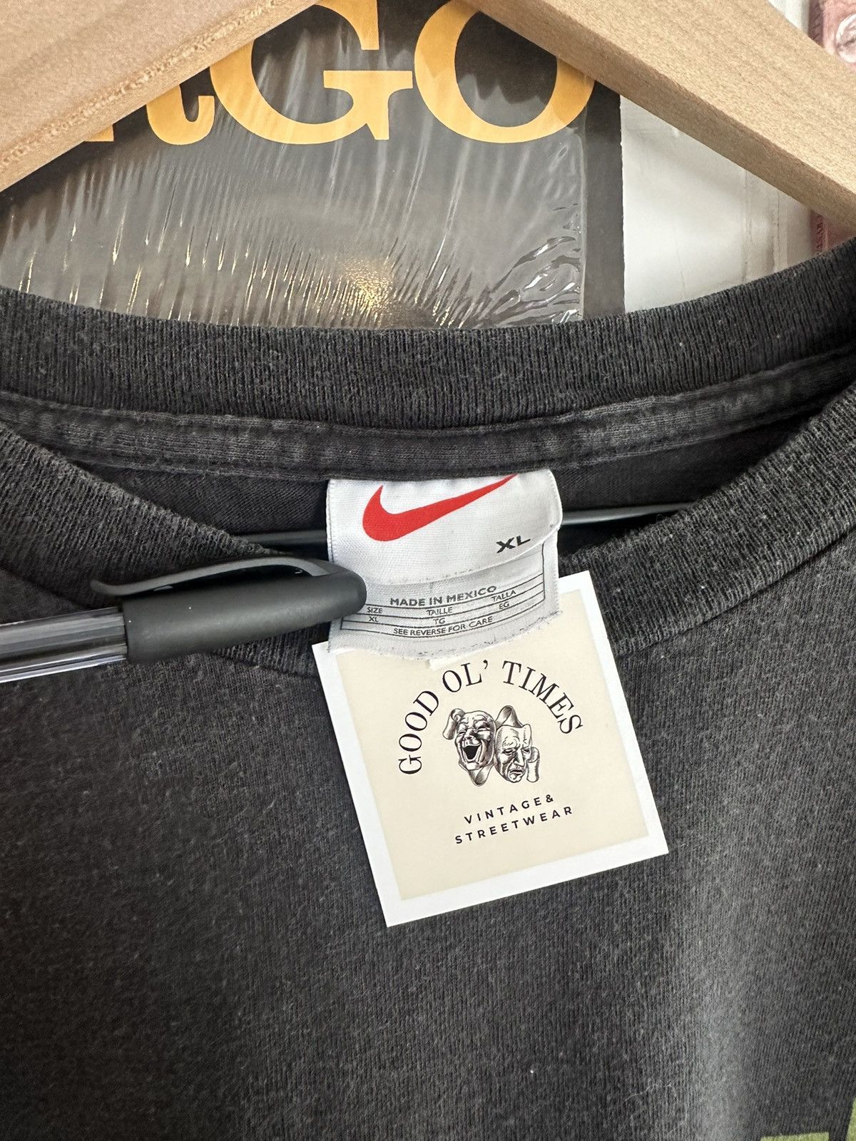 Nike 90s Nike black graphic tee Size US XL / EU 56 / 4 - 4 Thumbnail