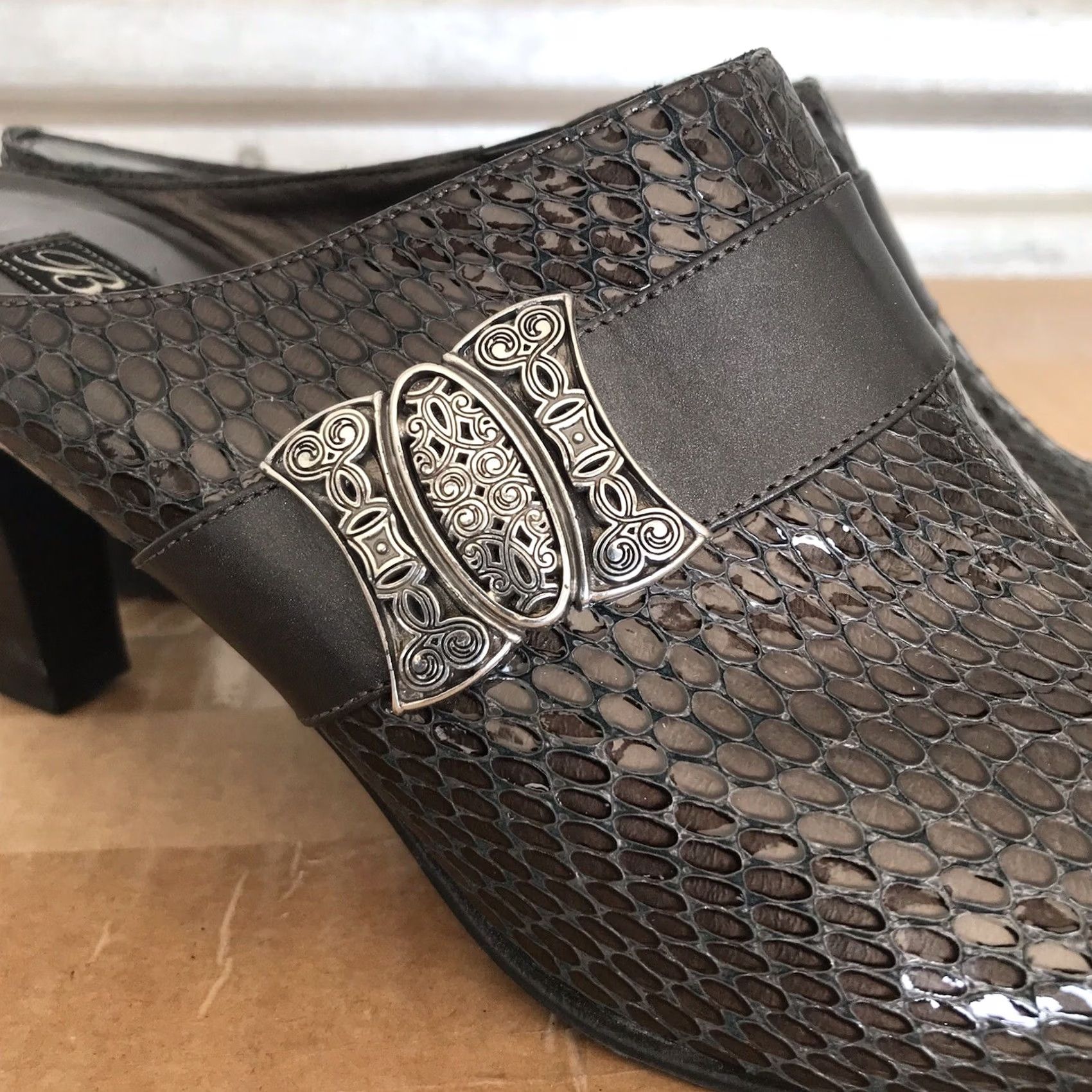 Brighton Brighton Rhyme Mules Slip-On Women Pewter Gray Faux Snakeskin Embossed Medallion 2.5" Heel 8.5 N Italy Size US 9 / IT 39 - 3 Thumbnail