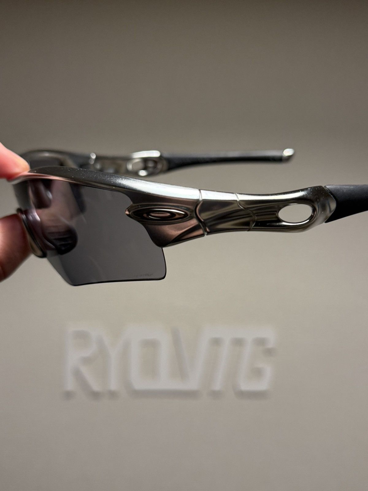 Oakley OAKLEY RADAR POLISHED ALUMINUM SUNGLASSES Size ONE SIZE - 2 Thumbnail
