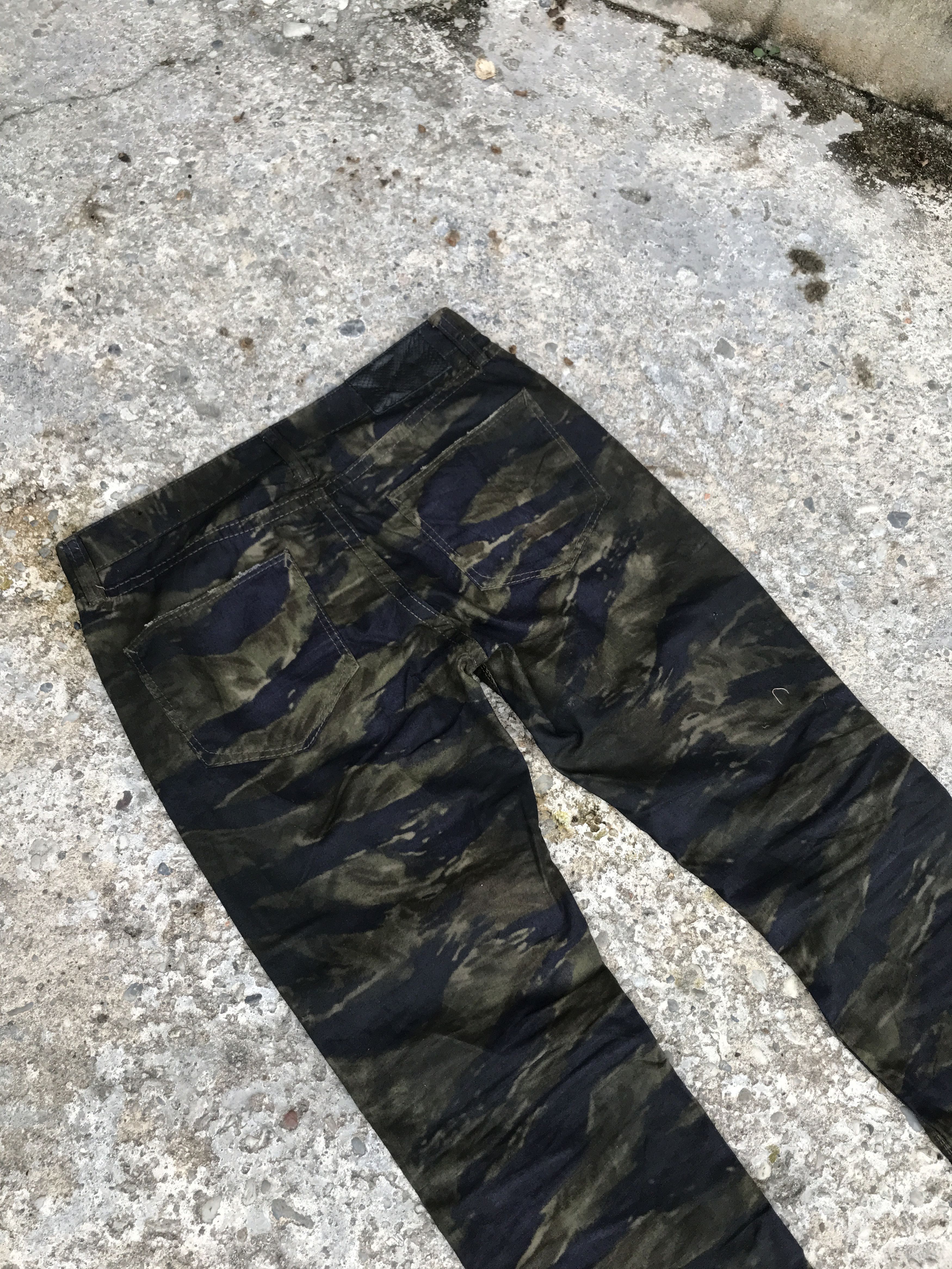 GOSTAR DE FUGA Fuga camo pant Size US 30 / EU 46 - 12 Thumbnail