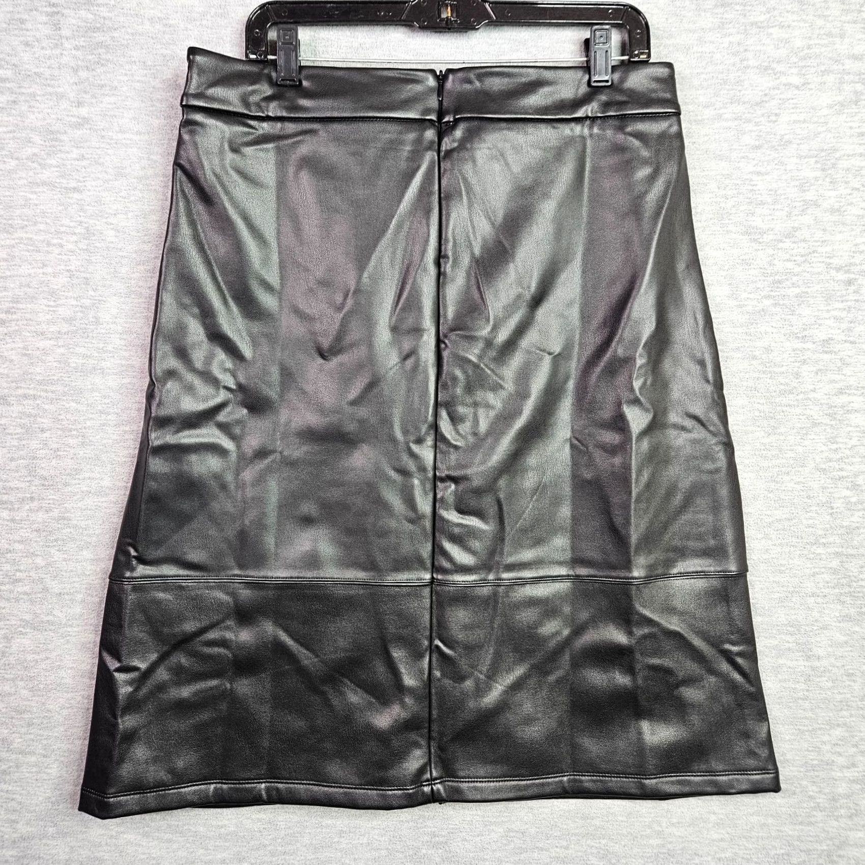 NYDJ NYDJ Sculpt-Her Black Faux Leather Skirt Size 8 Skirt Women A-Line Short Vintage: No (adult) Shorts? Size 30" / US 8 / IT 44 - 2 Thumbnail
