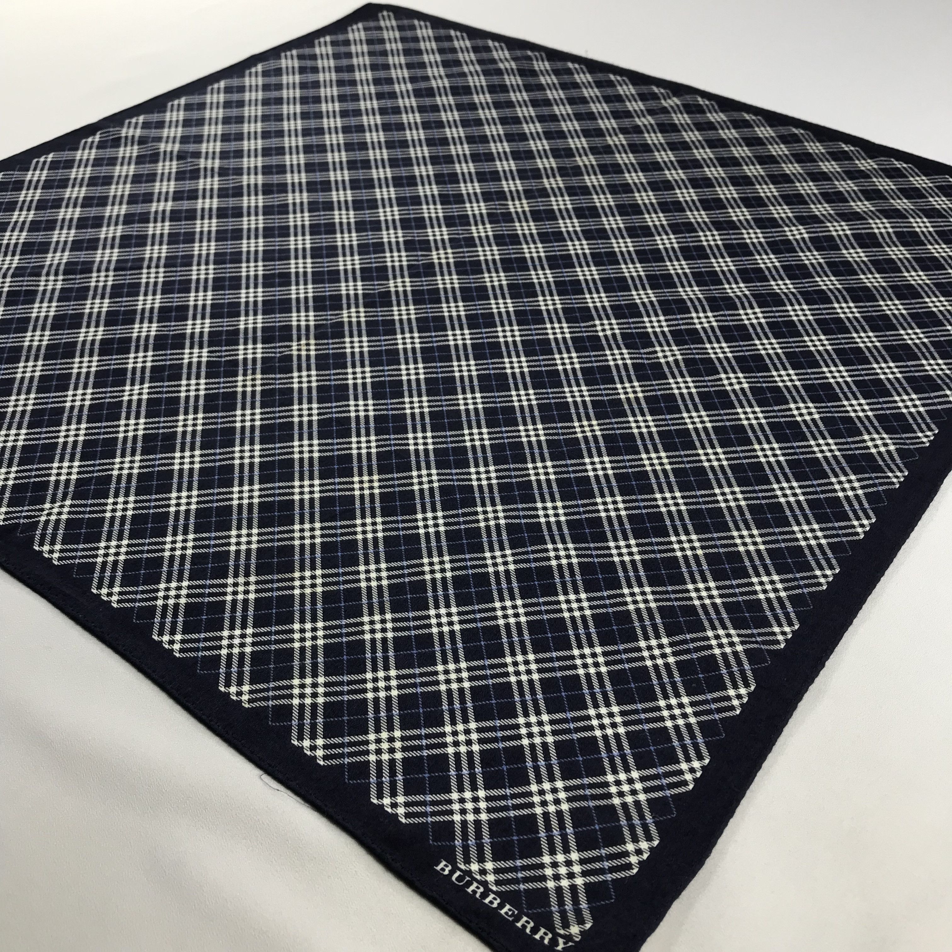 Burberry Burberry Handkerchief / Bandana / Neckerchief C760 Size ONE SIZE - 4 Thumbnail
