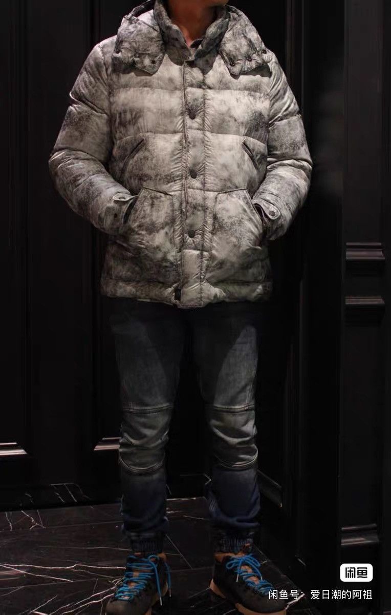 Moncler Moncler Down Jacket camo Size US S / EU 44-46 / 1 - 8 Thumbnail