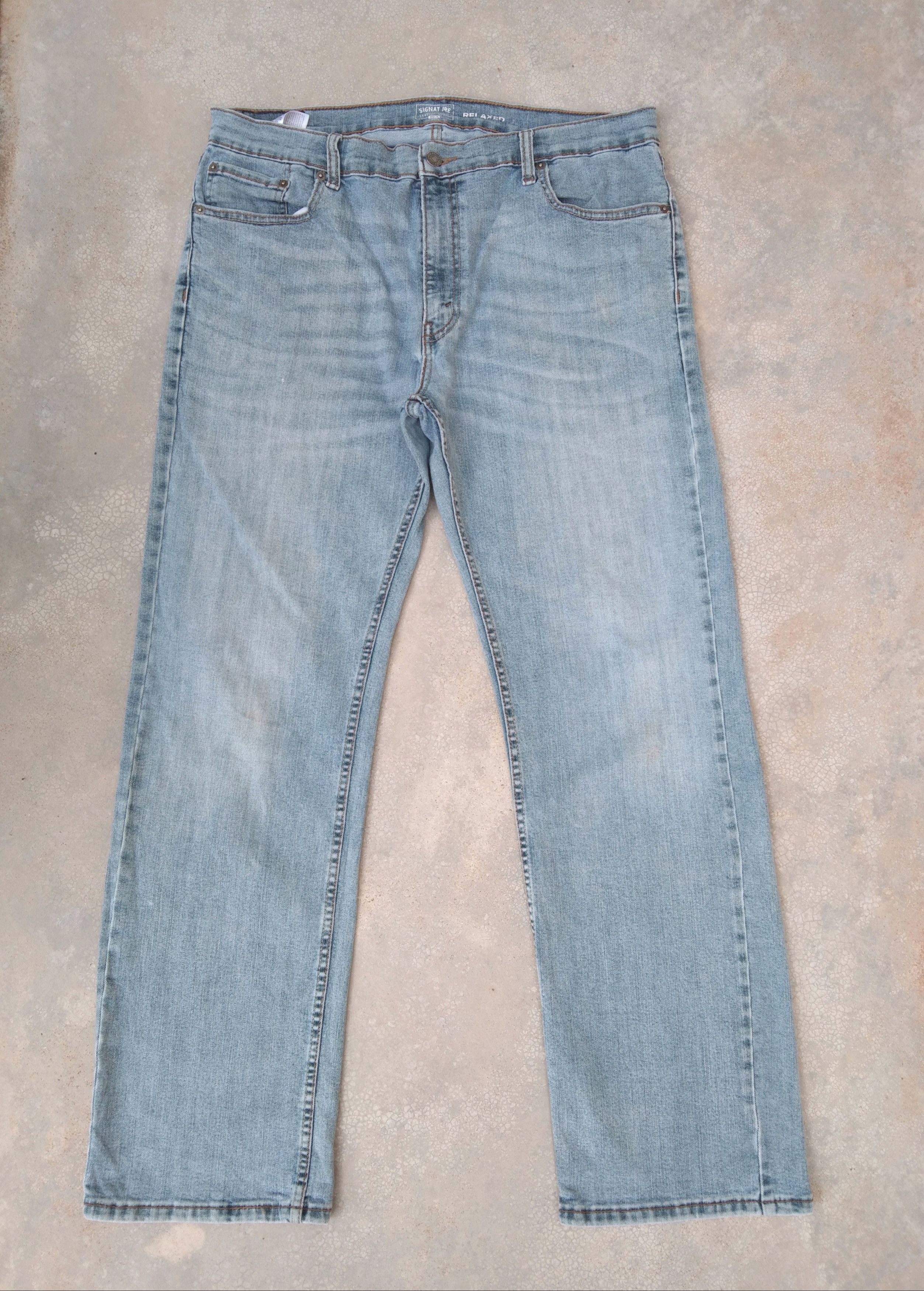 Levi's Vintage Levi's Signature Relaxed Distressed Jeans 36x32 Size US 36 / EU 52 - 1 Thumbnail