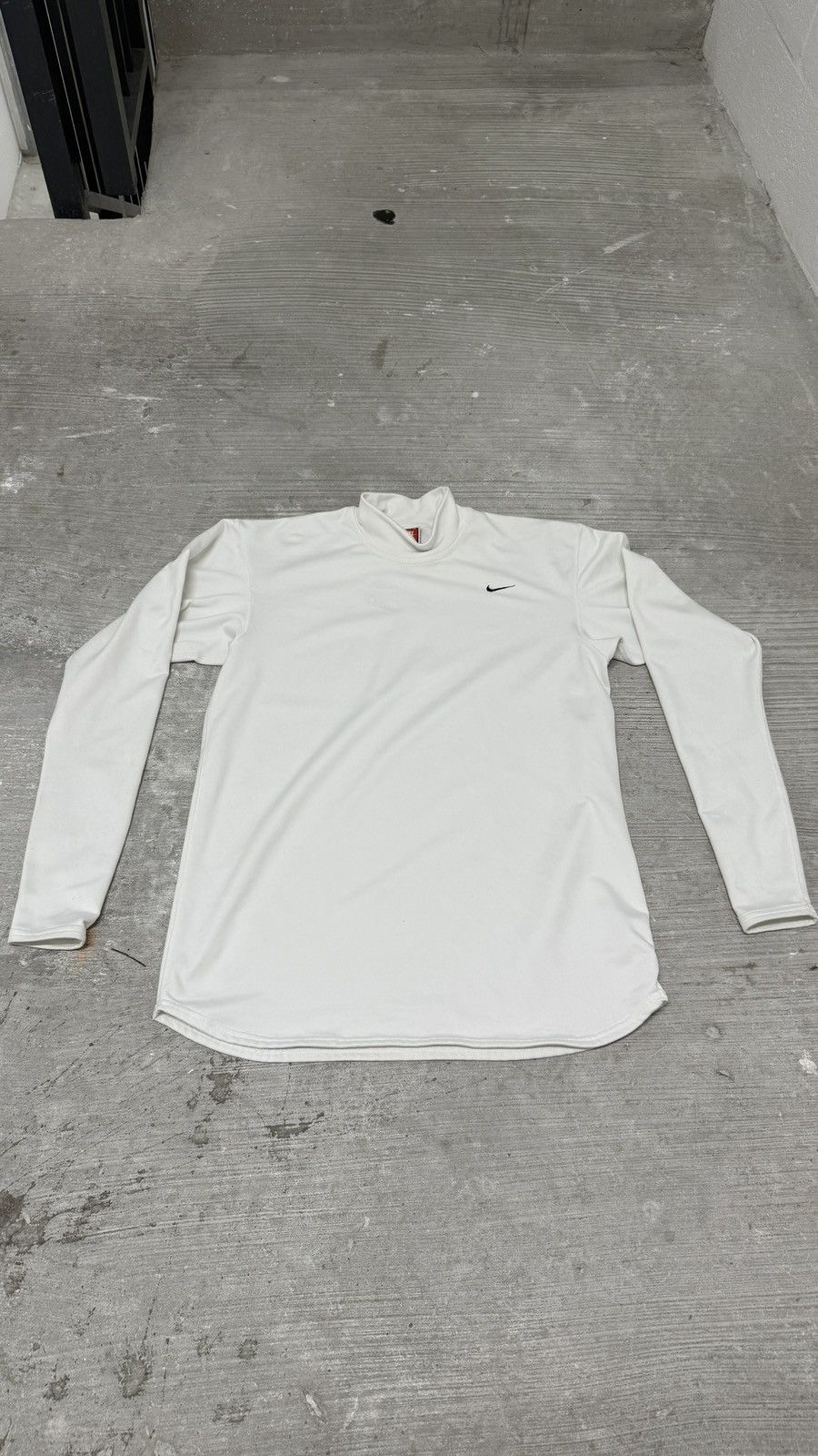 Nike Y2K nike long sleeve crew white Size US L / EU 52-54 / 3 - 1 Thumbnail
