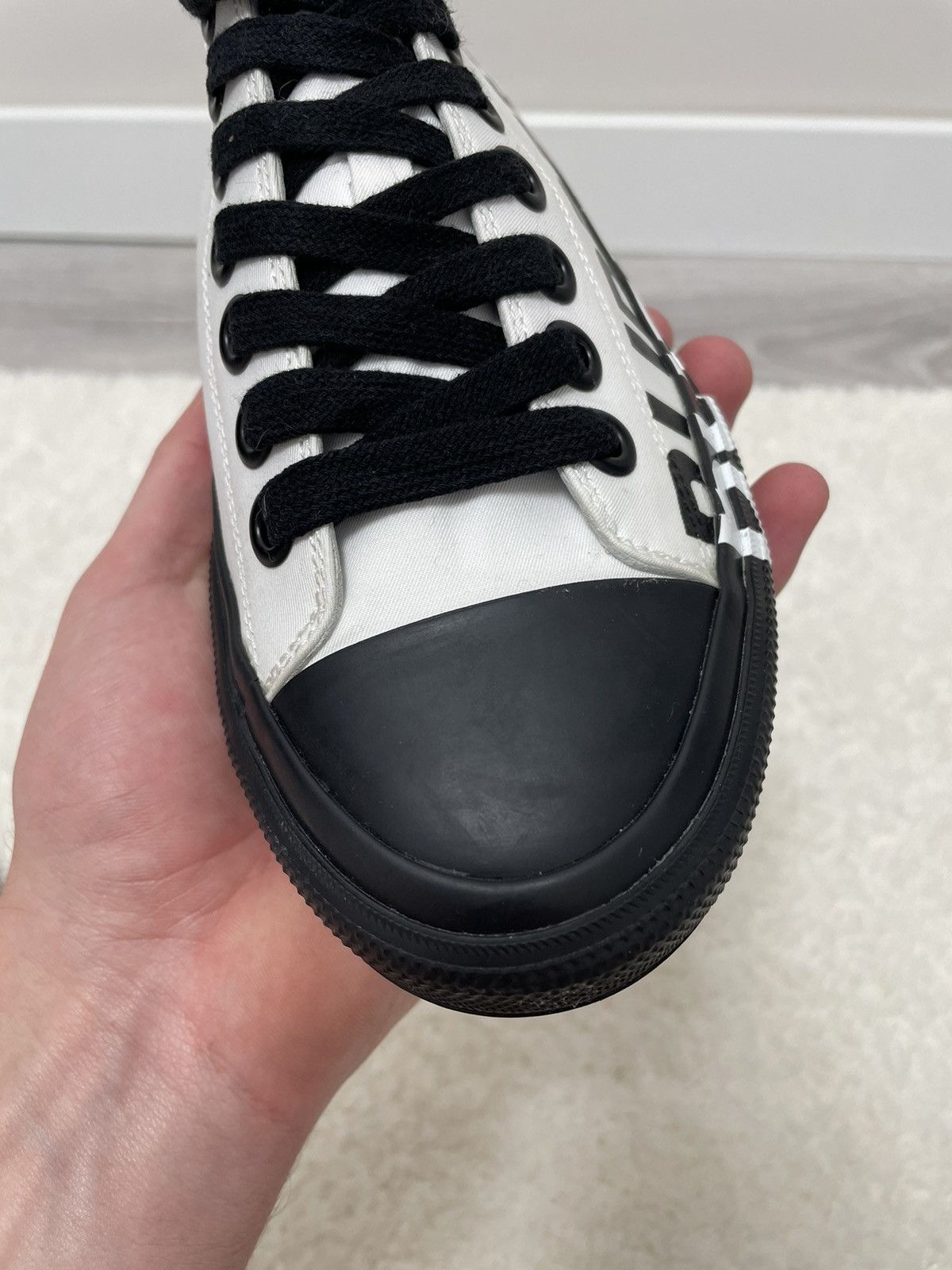 Burberry Burberry White Black Larkhall Logo Sneakers shoes 36 eu Size US 6 / IT 36 - 8 Thumbnail