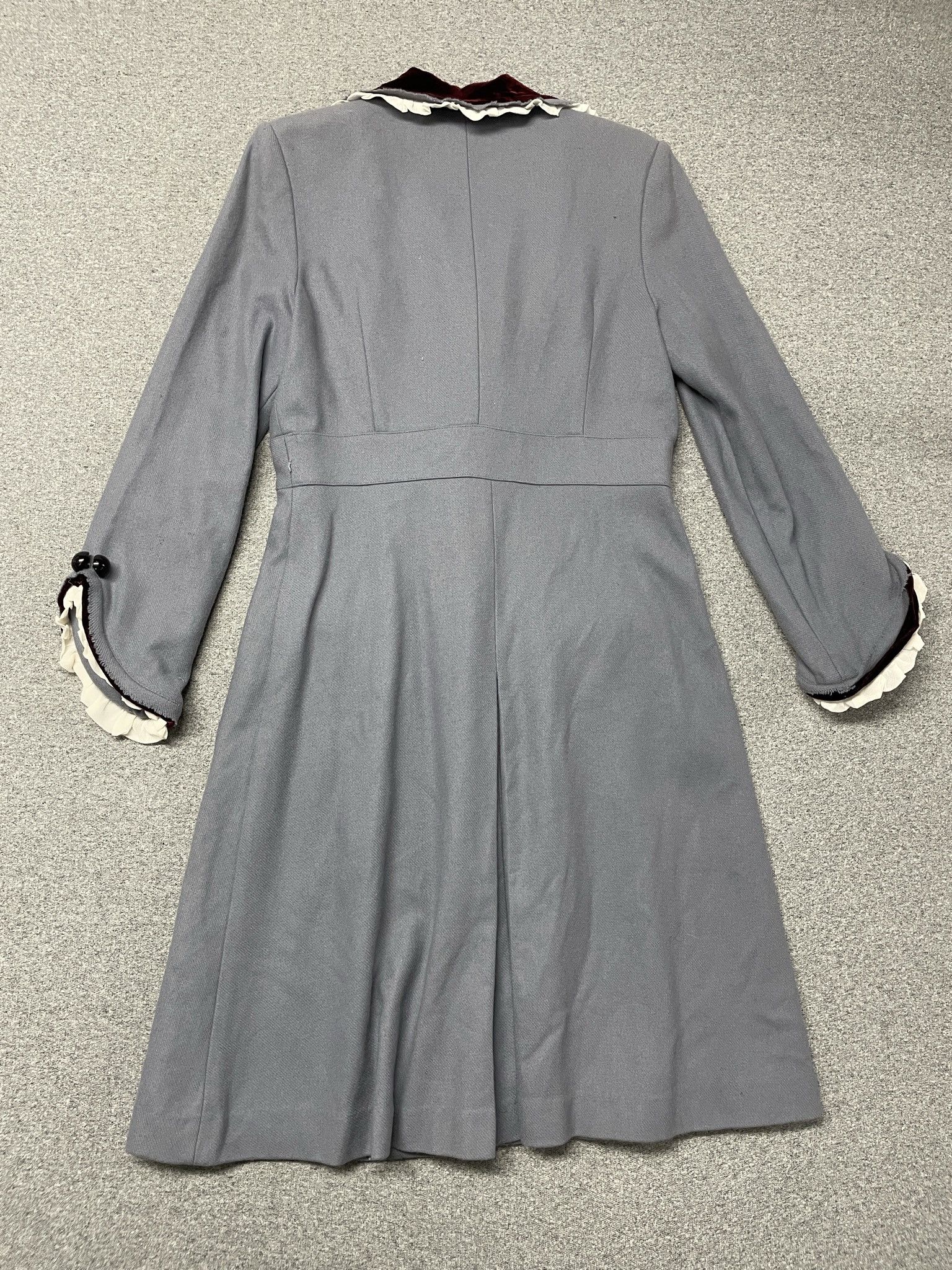 Marc Jacobs Vintage Marc Jacobs Grey Coat with Velvet Bows and Ruffle Details Size M / US 6-8 / IT 42-44 - 2 Thumbnail