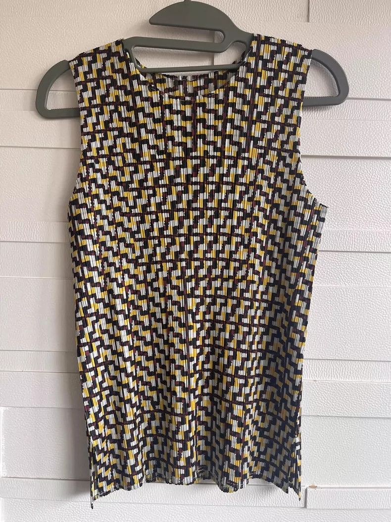Issey Miyake Issey Miyake size:3 Checked pleated vest Size XS / US 0-2 / IT 36-38 - 1 Thumbnail