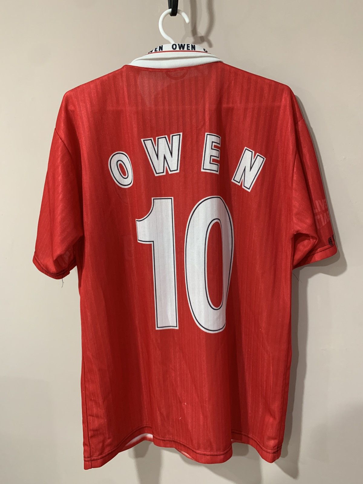 Vintage Liverpool Home Football Shirt Vintage Soccer Jersey OWEN #10 Size US L / EU 52-54 / 3 - 1 Thumbnail