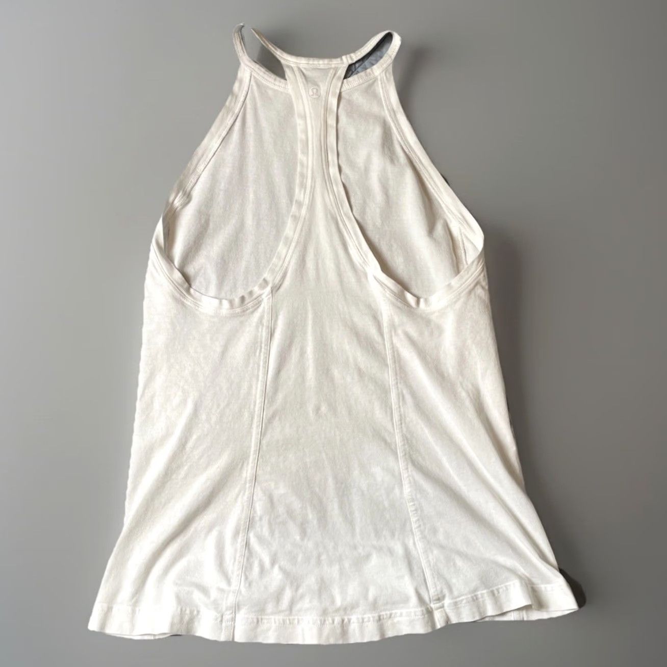 Lululemon Lululemon Tank Top M white Race back Tank Women Activewear Racing 90s? Size M / US 6-8 / IT 42-44 - 4 Thumbnail