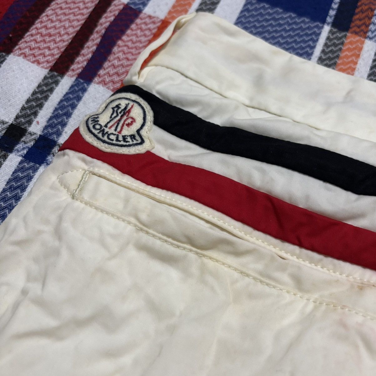 Moncler Classic Pattern Moncler Short Pants Size US 31 - 4 Thumbnail