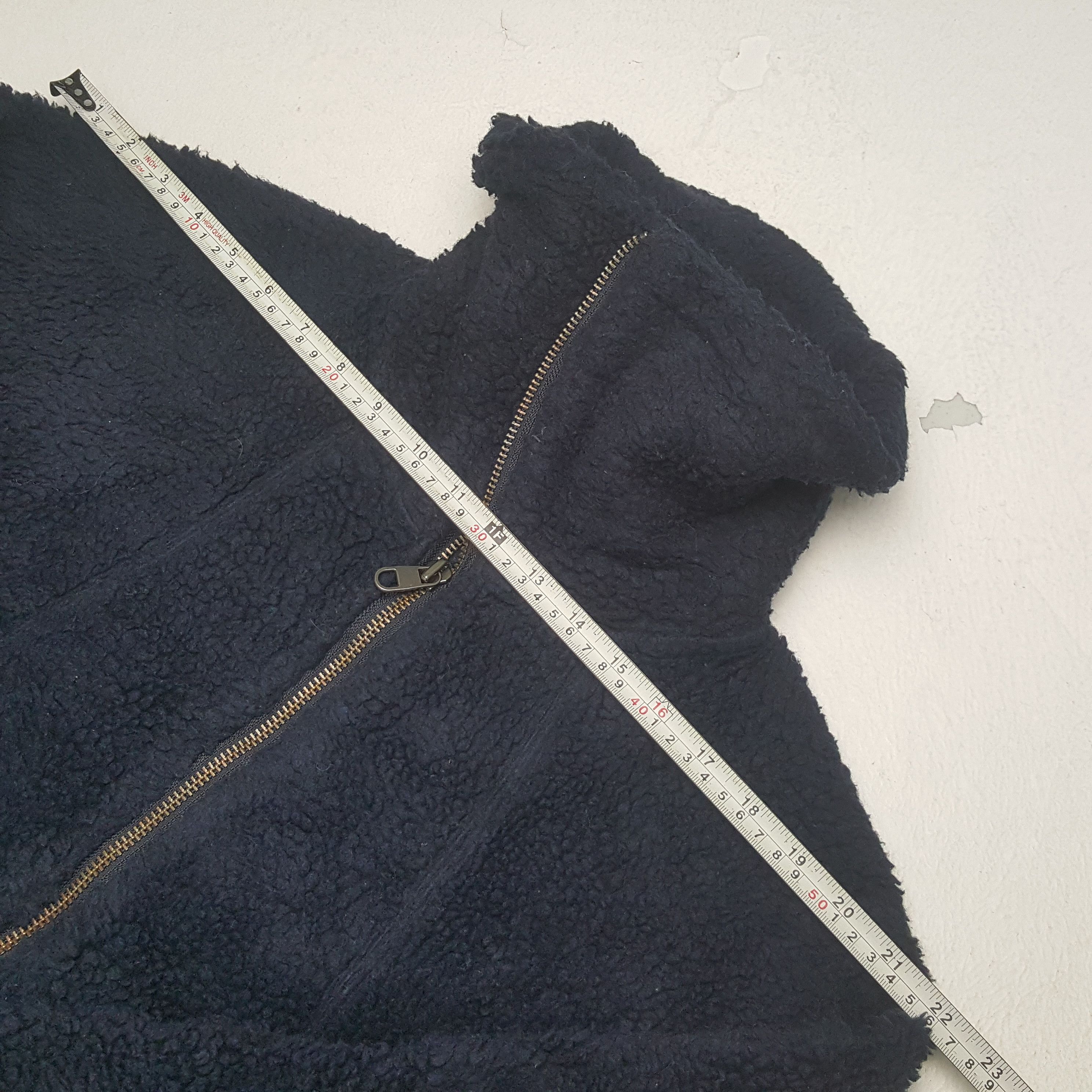 Japanese Brand × Vintage Vintage Uniqlo Undercover Custom Logo Sherpa Jacket Size US M / EU 48-50 / 2 - 8 Thumbnail
