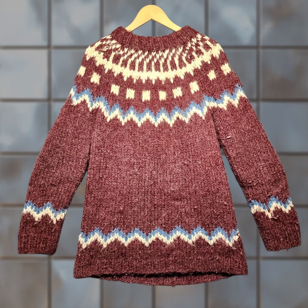 Vintage VINTAGE Handmade Womens Oversize Small Sweater Burgundy Fair Isle Nordic S/M Tall Women Size S / US 4 / IT 40 - 1 Thumbnail