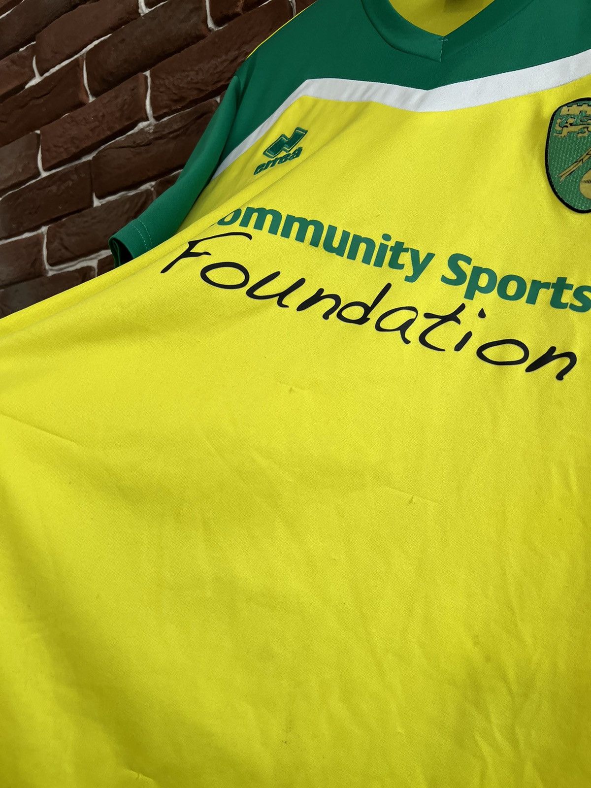 Errea Rare Errea Norwich City 2016/17 Y2K L Jersey Soccer Kit Size US L / EU 52-54 / 3 - 4 Thumbnail