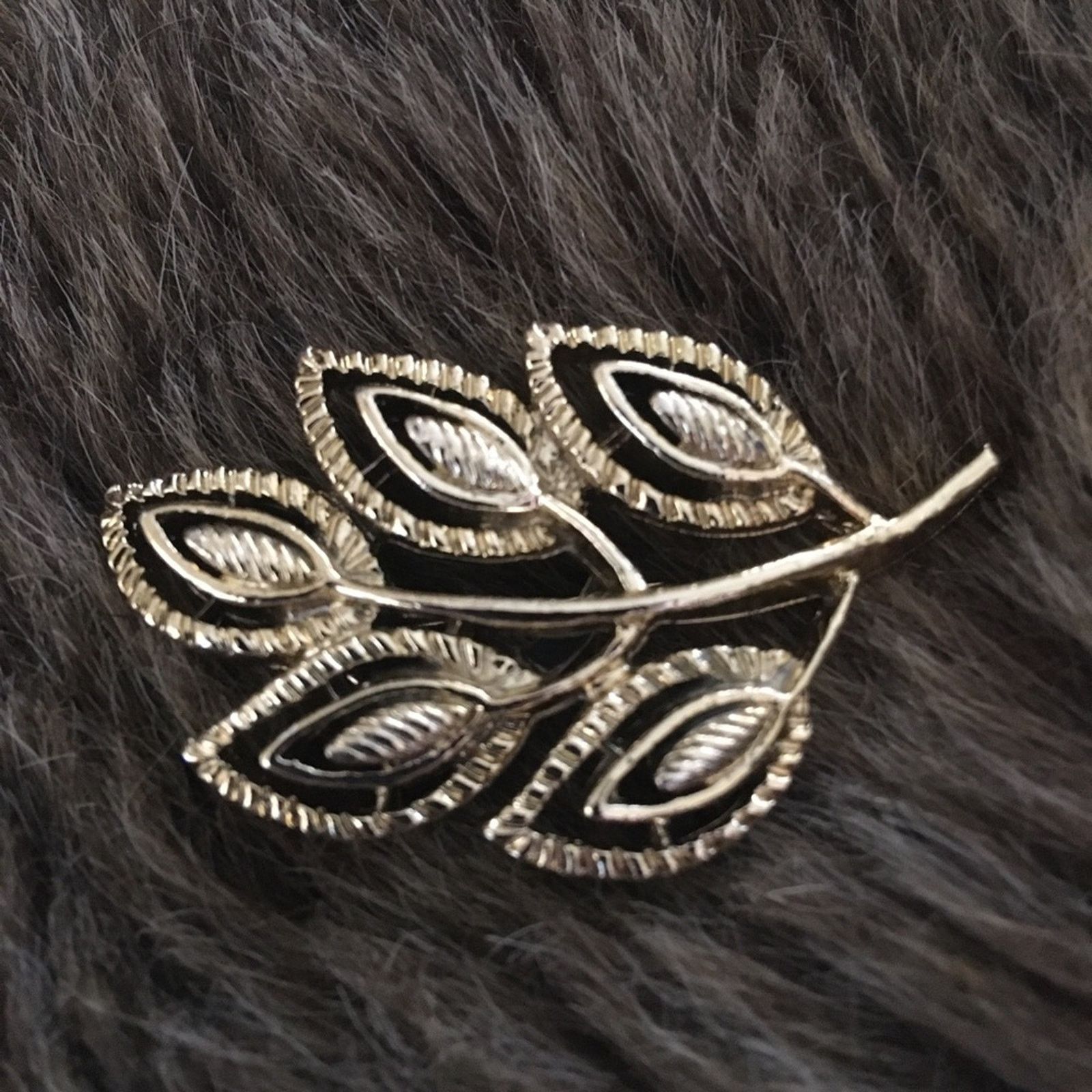 Vintage Vintage 70s Gerry’s gold tone leaf design brooch Size ONE SIZE - 1 Thumbnail
