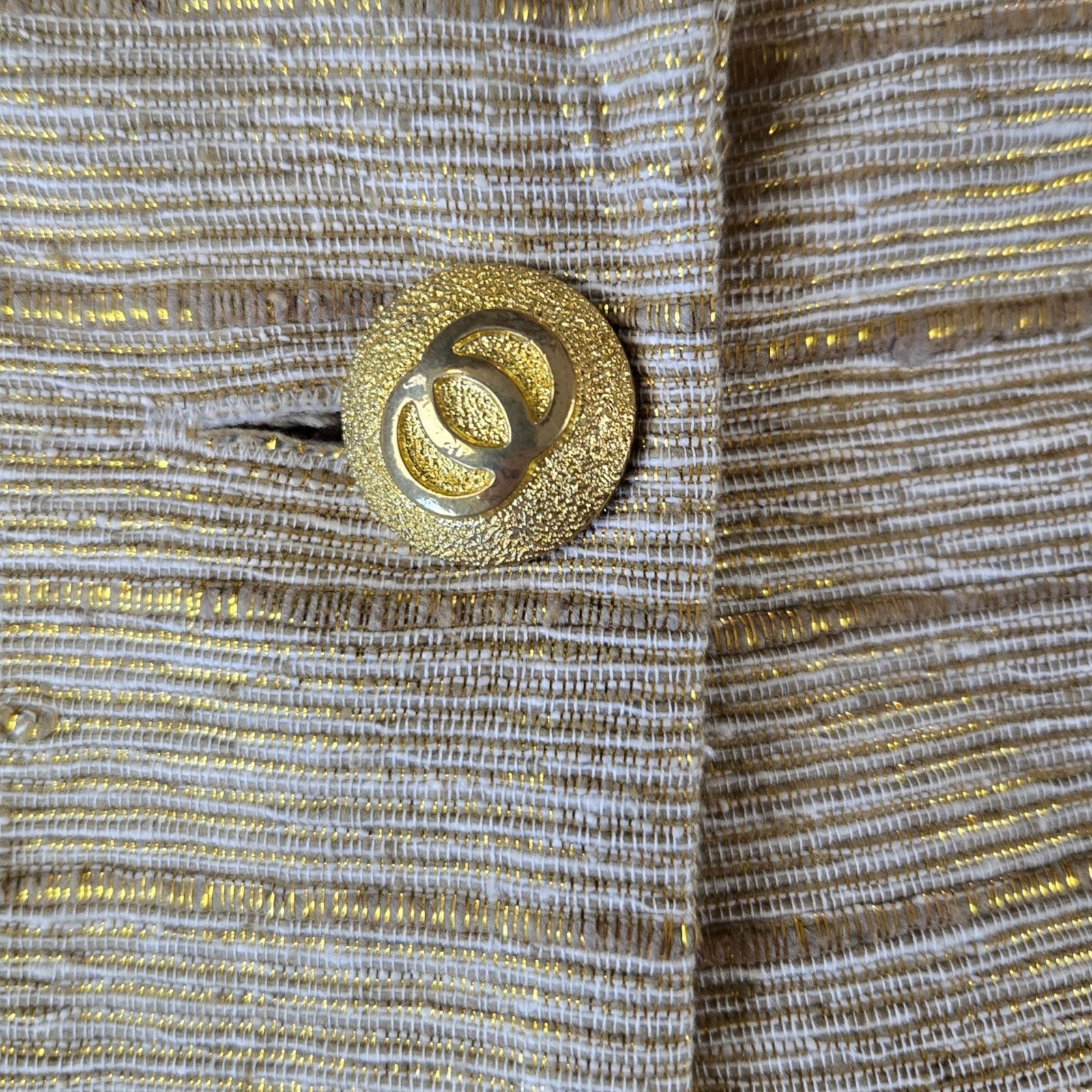 Vintage Vintage Gold Metallic Silk Blazer Made in USA Size Medium Size M / US 6-8 / IT 42-44 - 5 Thumbnail