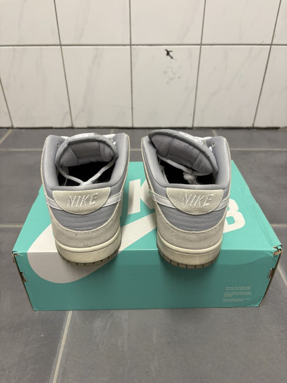Nike Nike SB Dunk Low “Summit White / Wolf Grey” Size US 10.5 / EU 43-44 - 4 Thumbnail