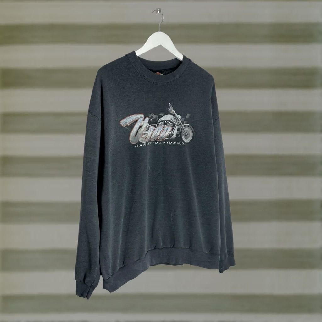 Harley Davidson Harley-Davidson V-Rod Vintage 2006 Sweatshirt Men 2XL Gray Graphic Print 90s Motorcycle Biker Pullover Crew Neck Long Sleeve Vintage Yes Mens Size US XXL / EU 58 / 5 - 1 Thumbnail