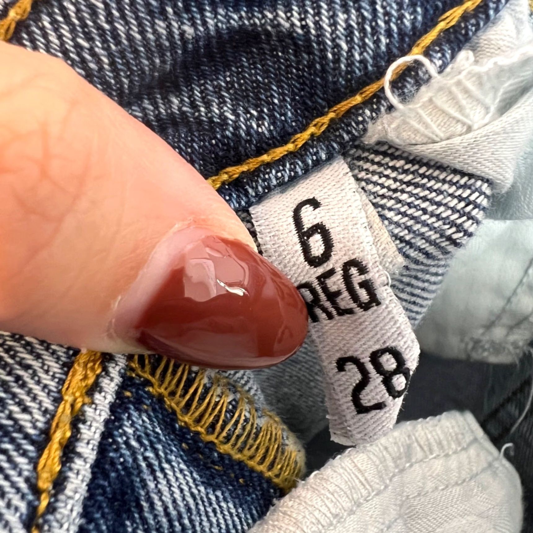 Gap VINTAGE Gap Distressed High-Waisted Light-Wash Denim Jeans Womens Size 6 R/28 Jeans Size 28" / US 6 / IT 42 - 4 Thumbnail