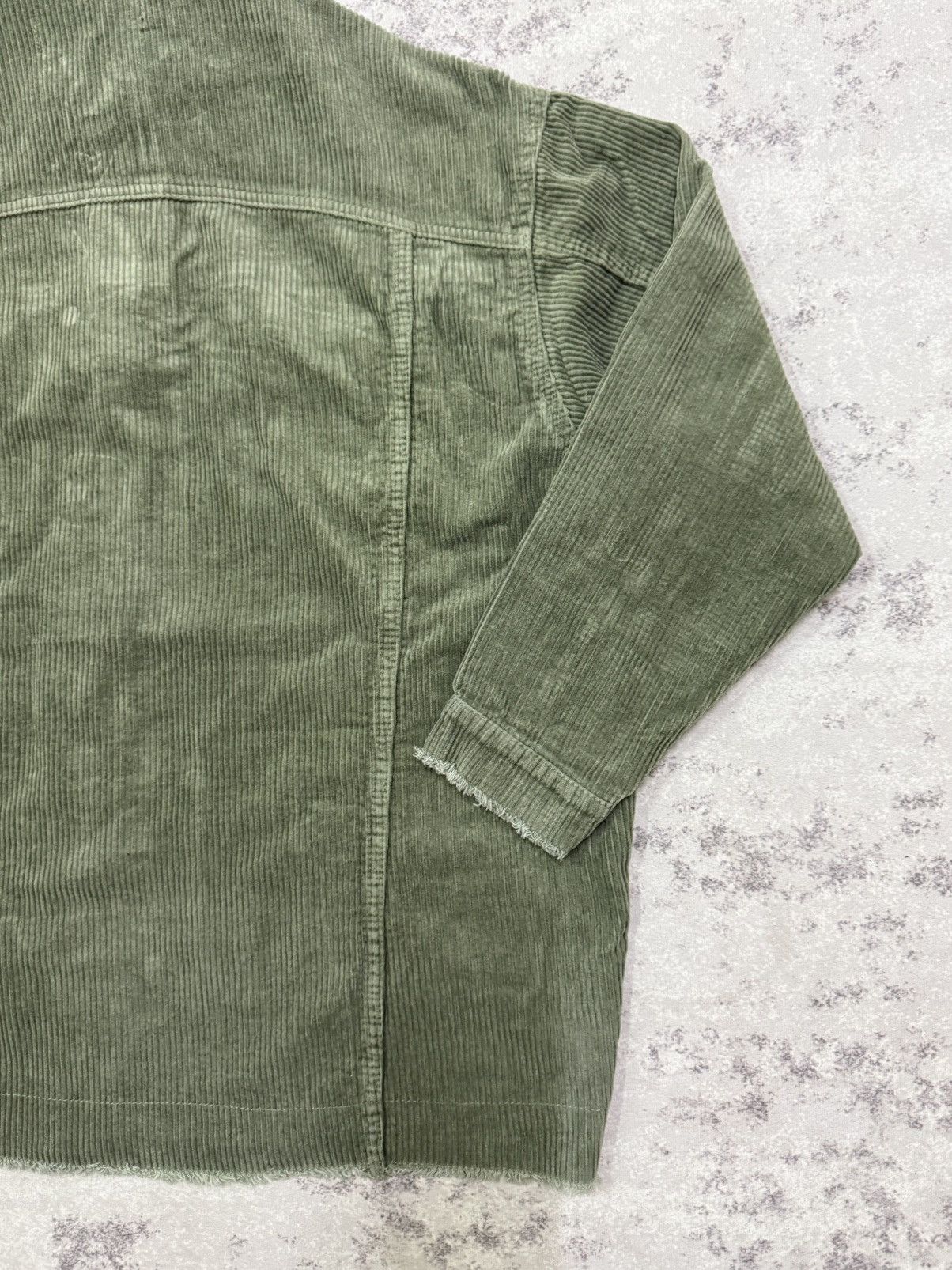 Zara Zara Oversized green corduroy button up shirt with a raw hem Size S / US 4 / IT 40 - 12 Thumbnail