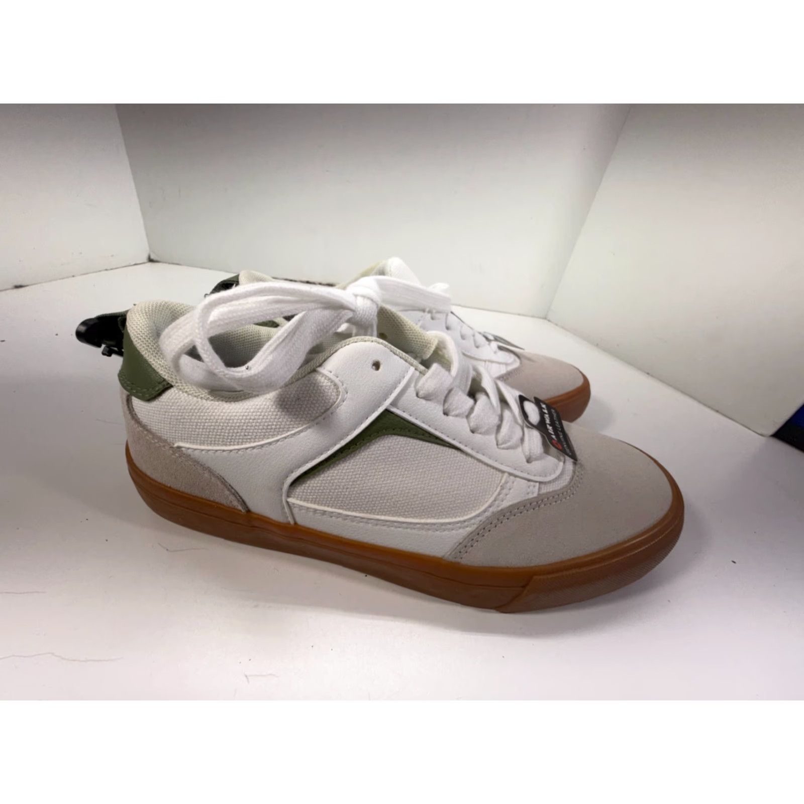 Airwalk Airwalk Sneaker Mens 7.5 White Green Leather Canvas Lace-Up NWT Size US 8 / EU 41 - 6 Thumbnail