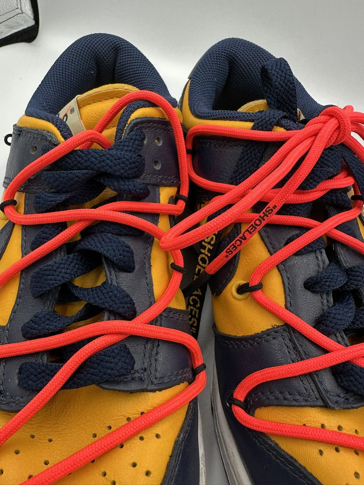 Nike × Off-White Nike Dunk Low Off White University Gold Size US 6 / EU 39 - 8 Thumbnail