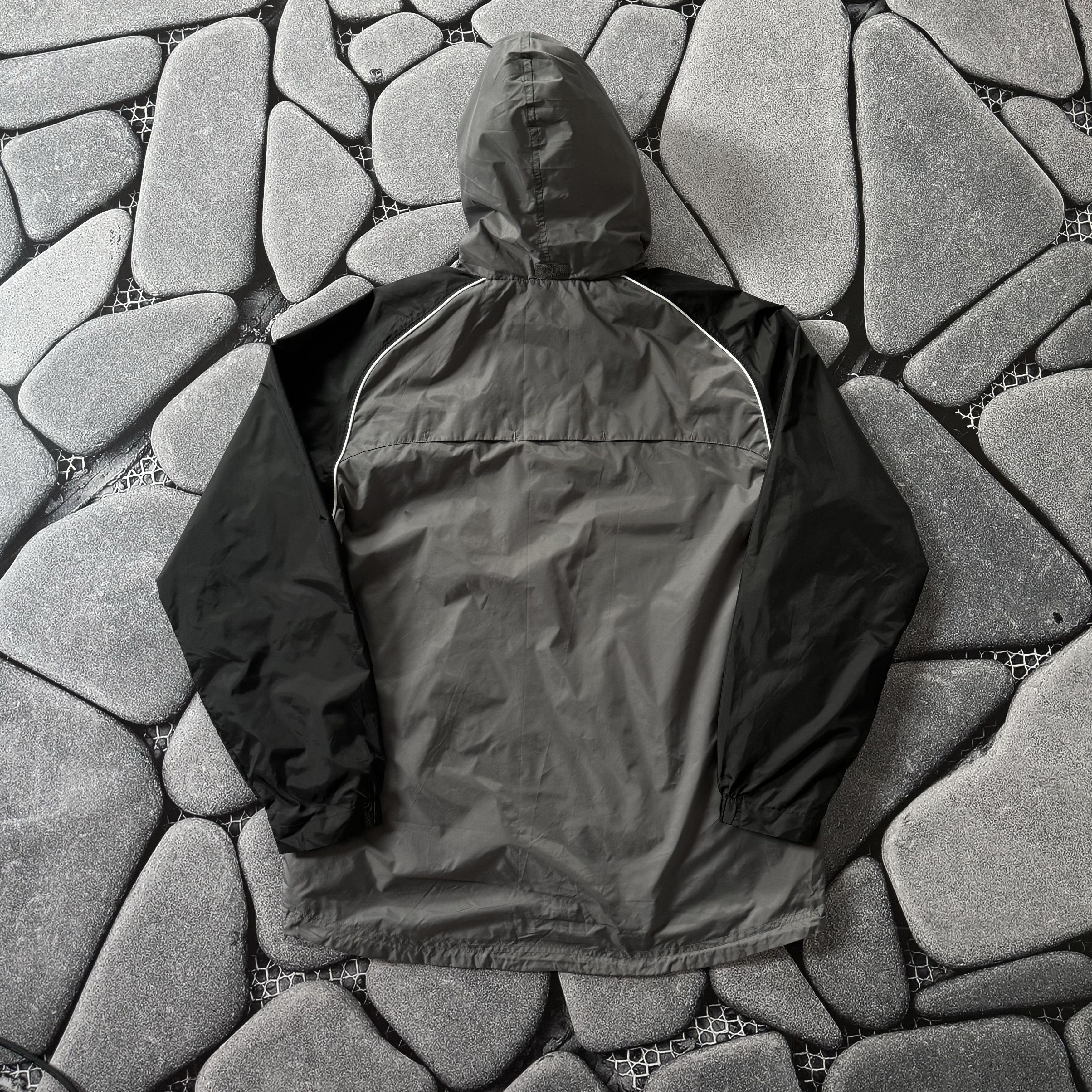 Vintage NIKE NYLON TRACK WINDBREAKER VINTAGE DRILL BAGGY JACKET Size US L / EU 52-54 / 3 - 2 Thumbnail