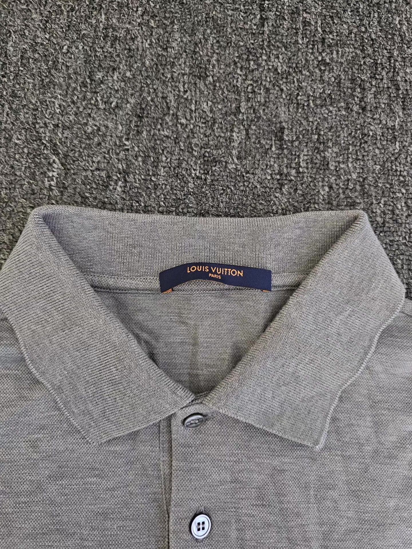 Louis Vuitton Louis Vuitton Men's Grey Short Sleeve Polo T-shirt Size US XL / EU 56 / 4 - 3 Thumbnail