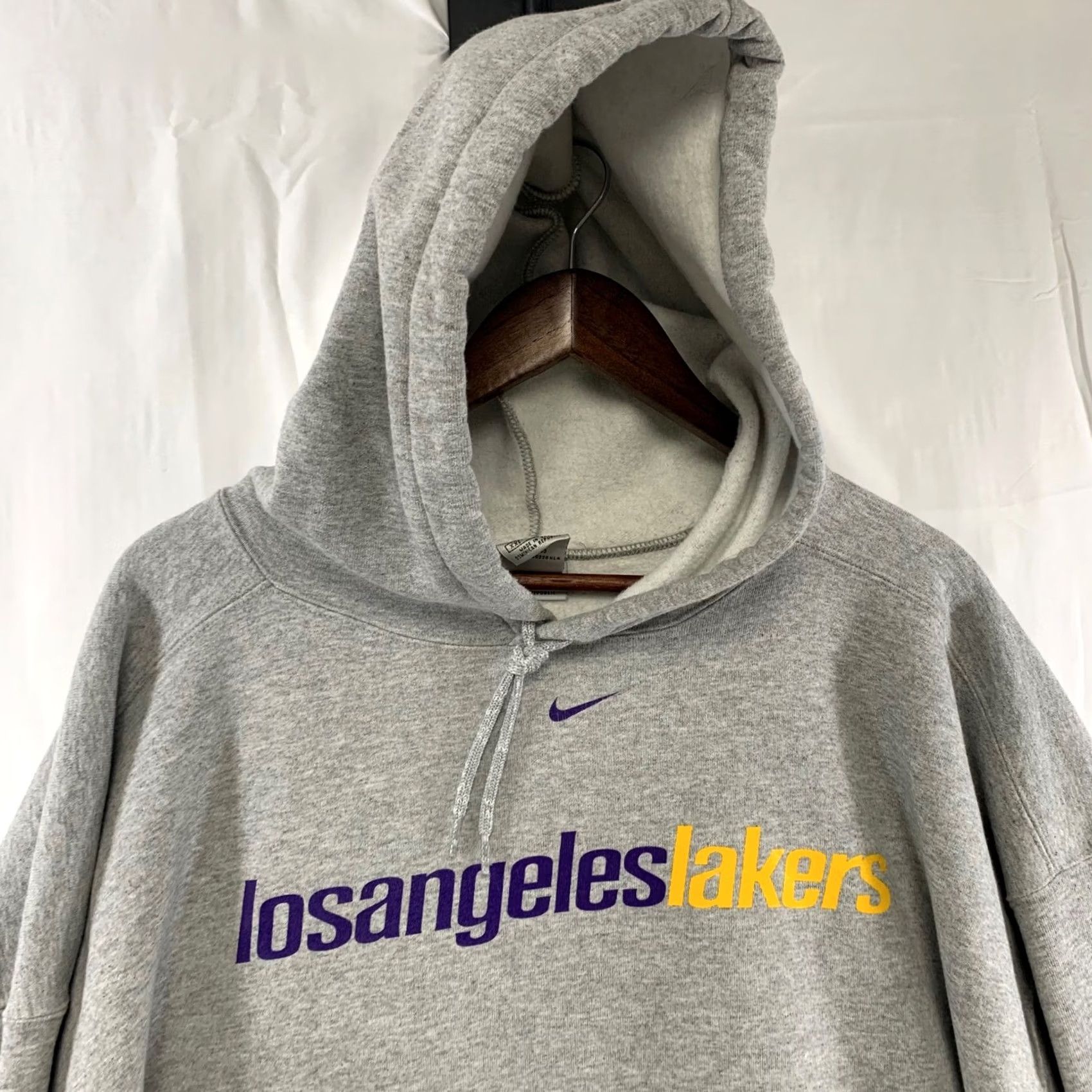 Nike VINTAGE Nike Los Angeles Lakers Hoodie Mens XXL Grey NBA Pullover Length +6 Size US XXL / EU 58 / 5 - 2 Thumbnail